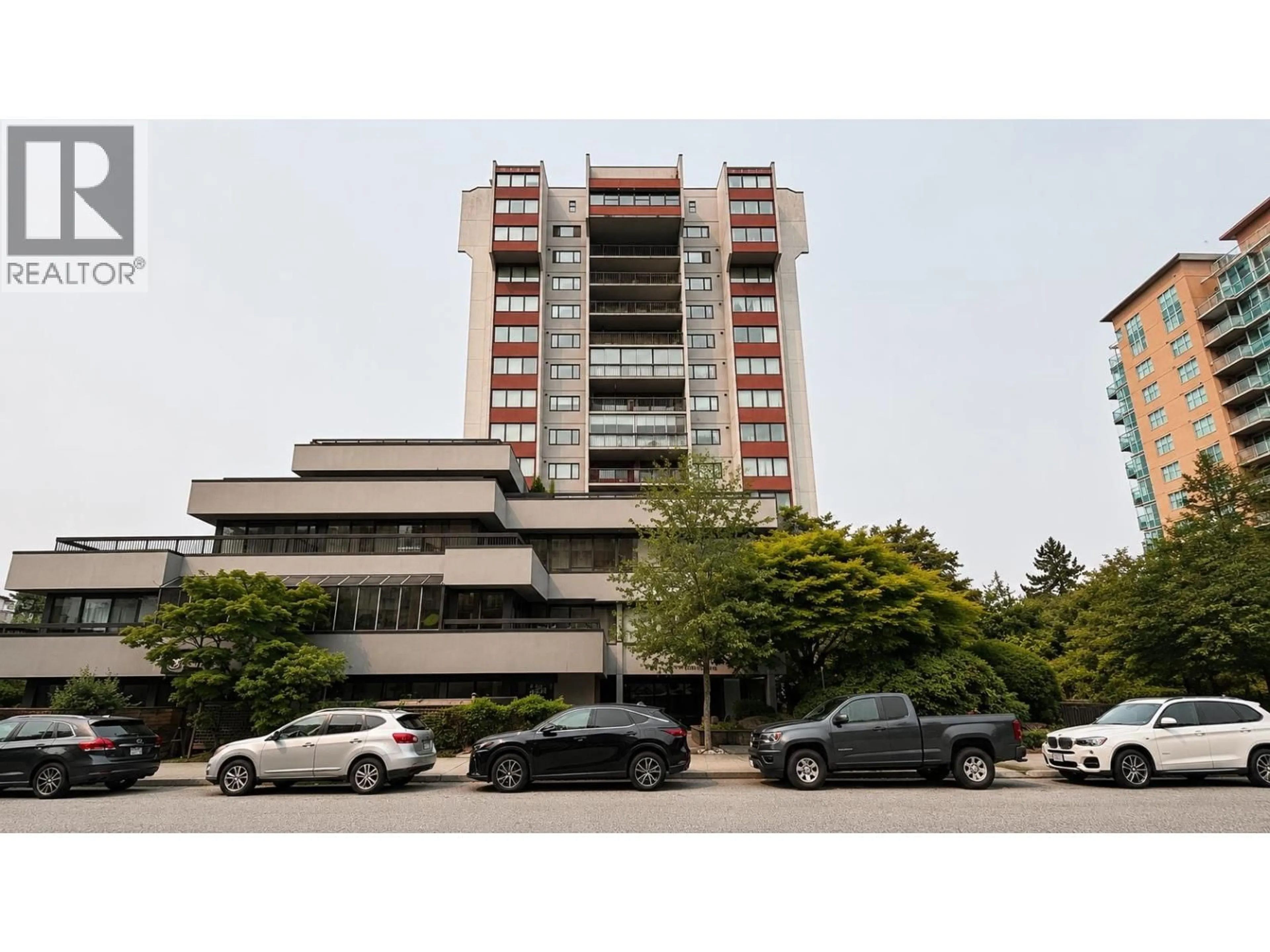 Indoor foyer for 503 - 1515 EASTERN AVENUE, North Vancouver British Columbia V7L4R2