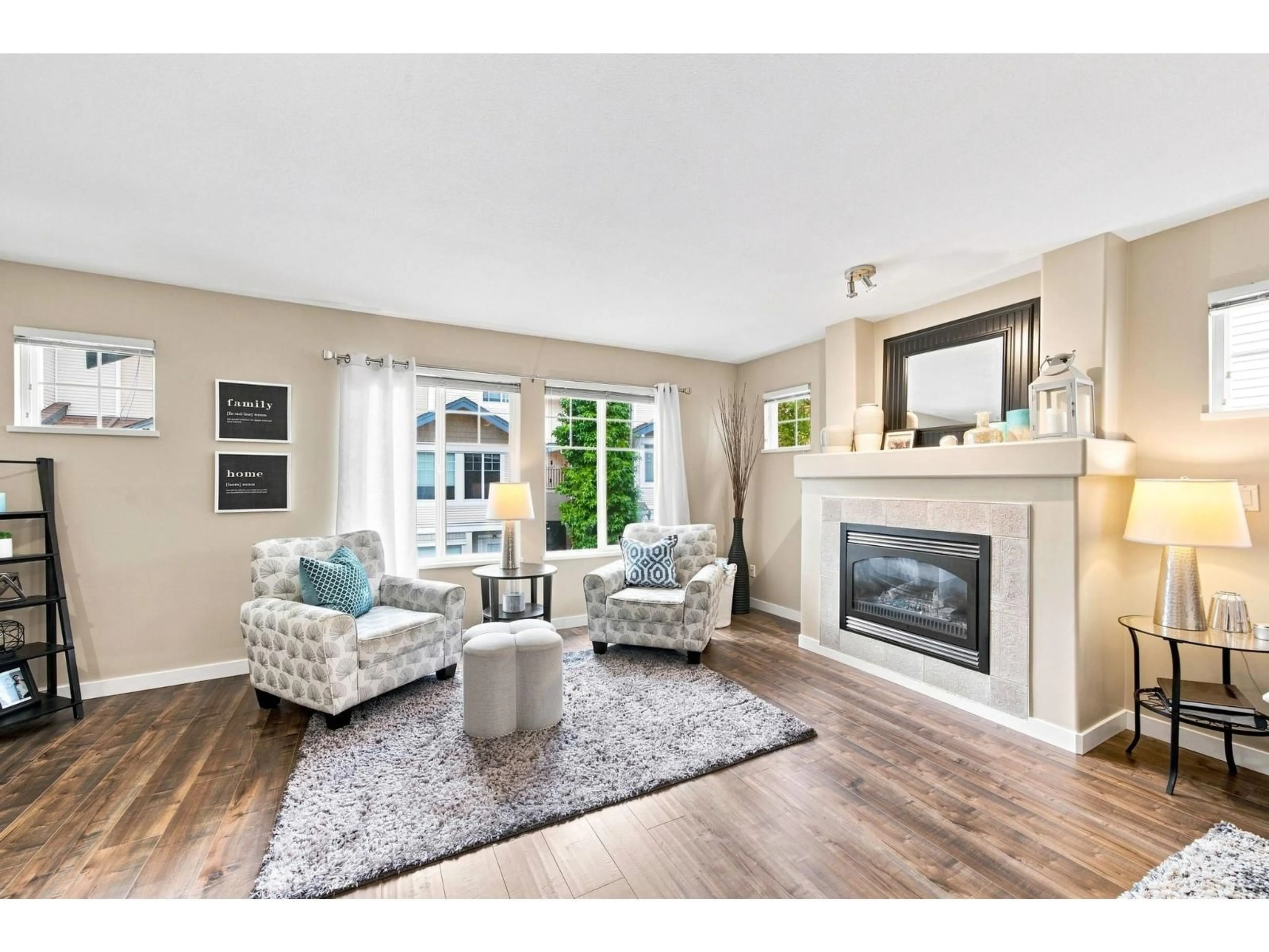 Living room with furniture, unknown for 6 - 6533 121 STREET, Surrey British Columbia V3W1M5