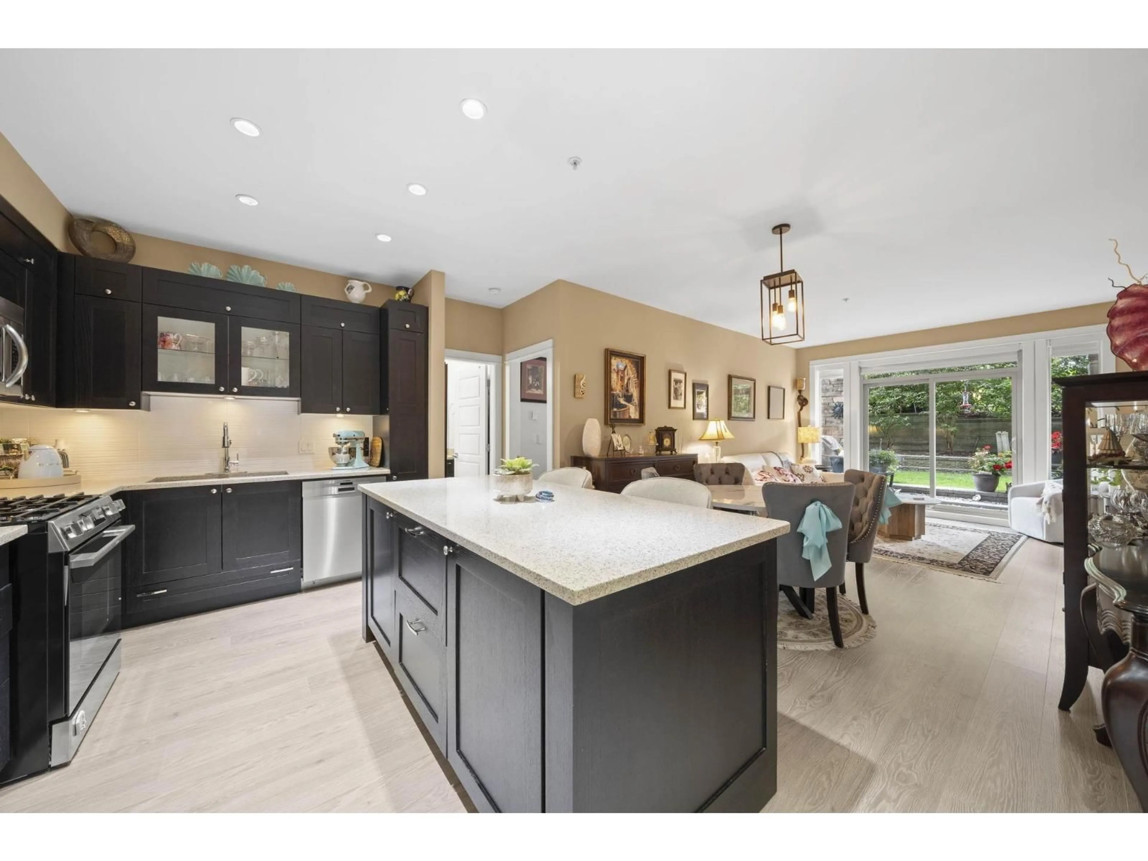 Open concept kitchen, ceramic/tile floor for 108 - 15195 36 AVENUE, Surrey British Columbia V3Z4R3
