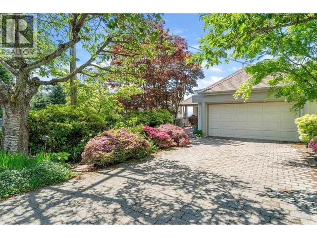 3961 ST. ALBANS AVENUE, North Vancouver 3