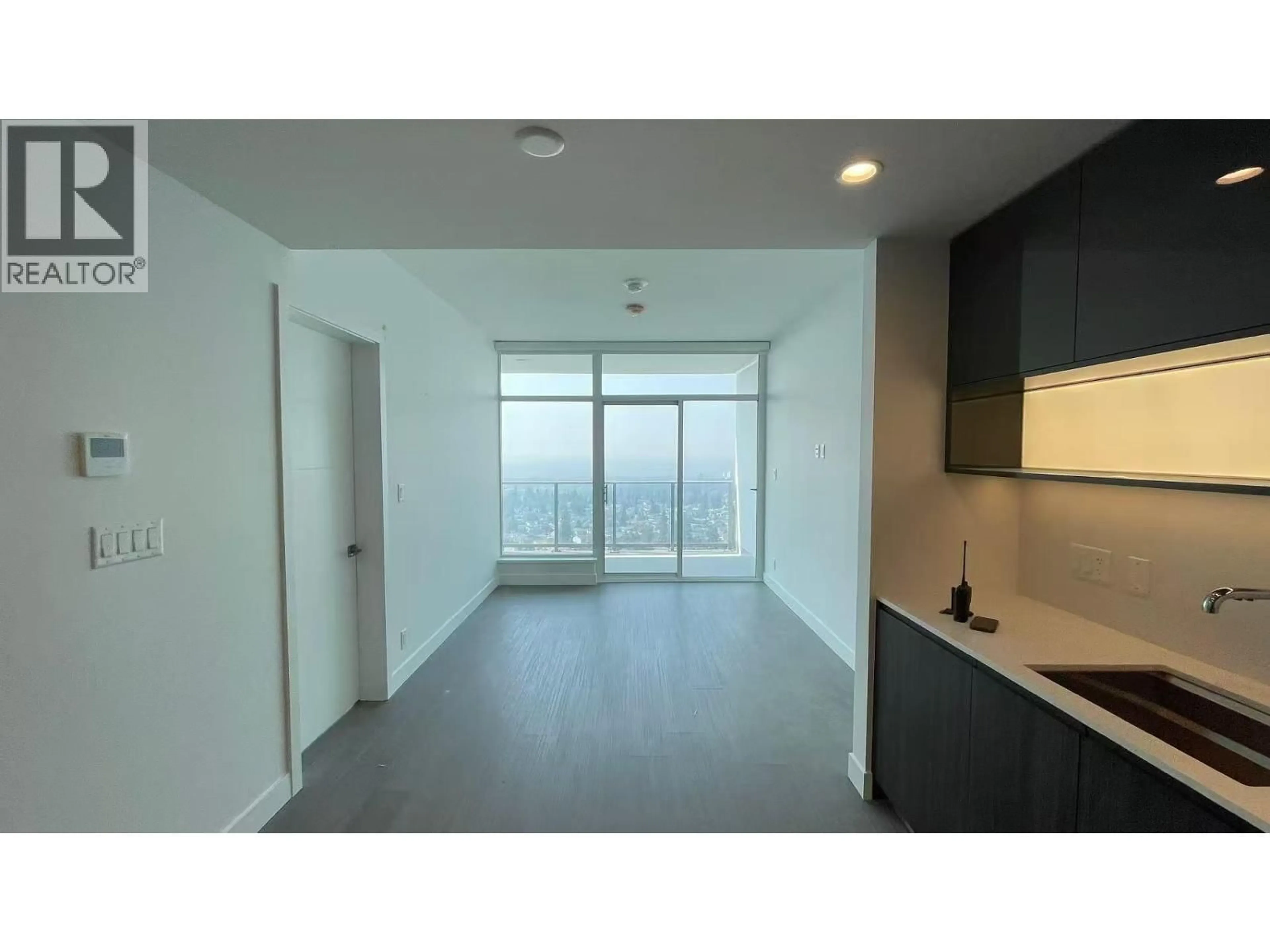 A pic of a room for 2505 - 6511 SUSSEX AVENUE, Burnaby British Columbia V5H0K5