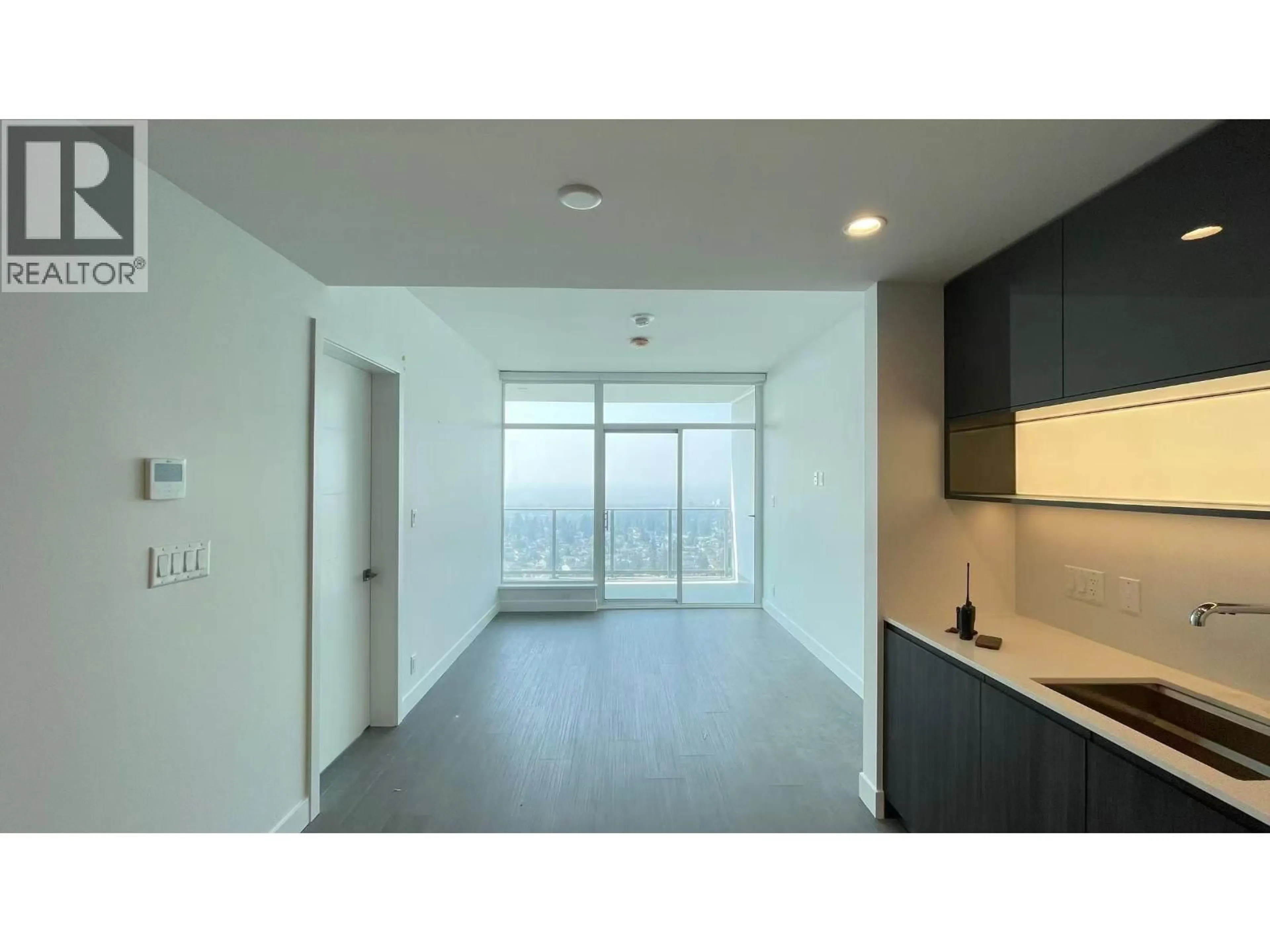 Unknown for 2505 - 6511 SUSSEX AVENUE, Burnaby British Columbia V5H0K5