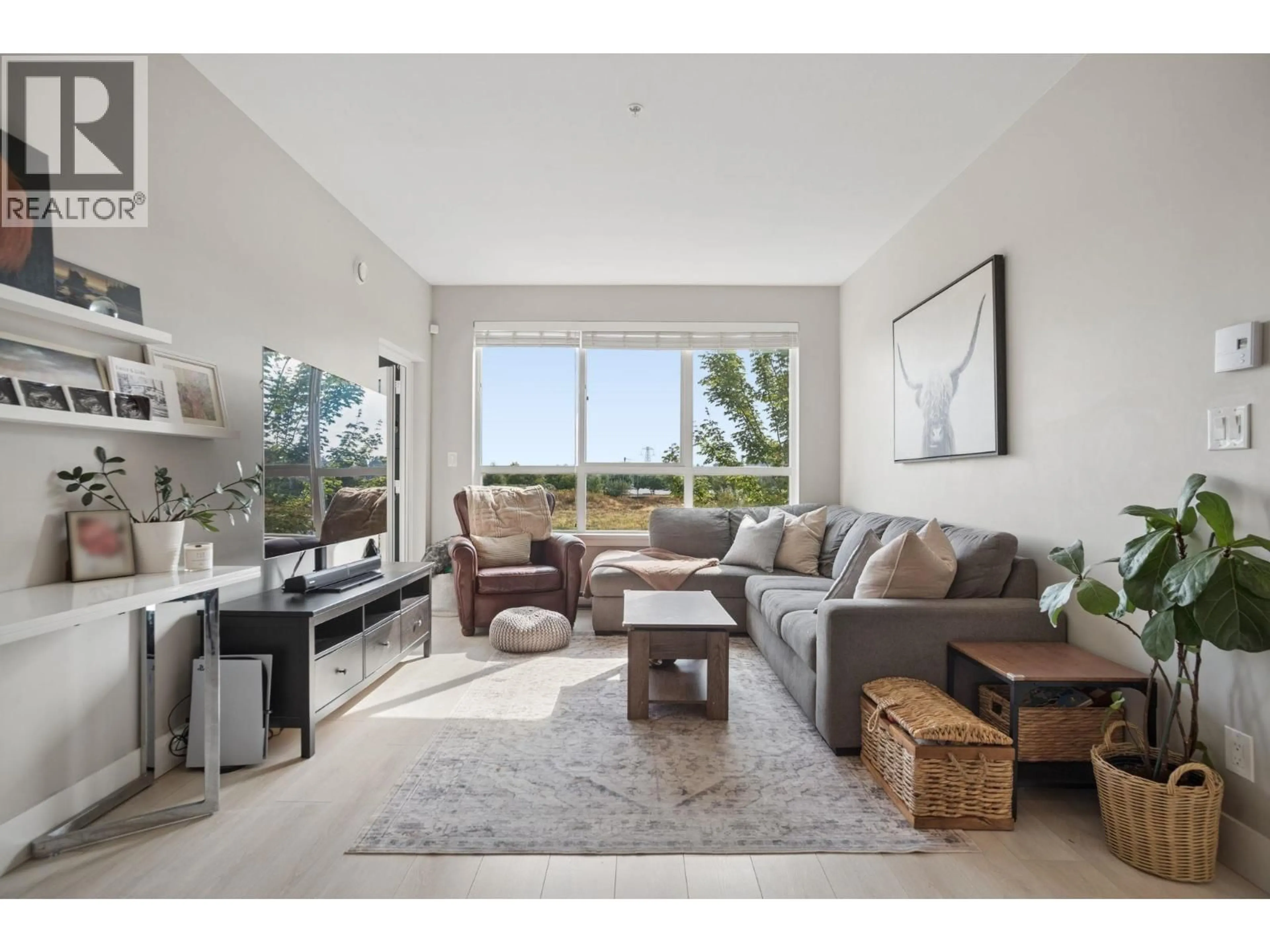 Living room with furniture, unknown for 228 - 4690 HAWK LANE, Tsawwassen British Columbia V4M0C4