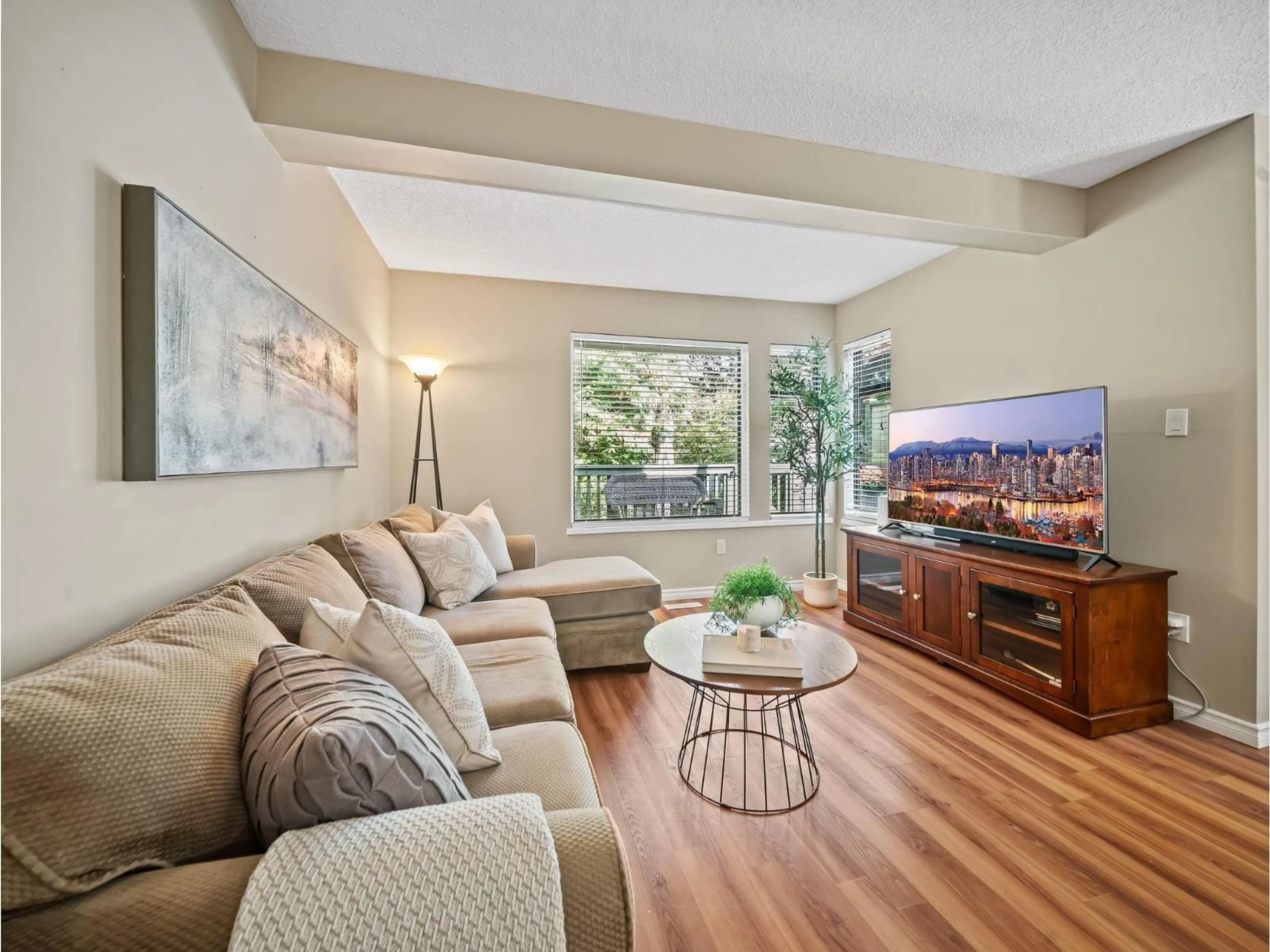 Living room with furniture, unknown for 1789 LILAC DRIVE, White Rock British Columbia V4A6C7