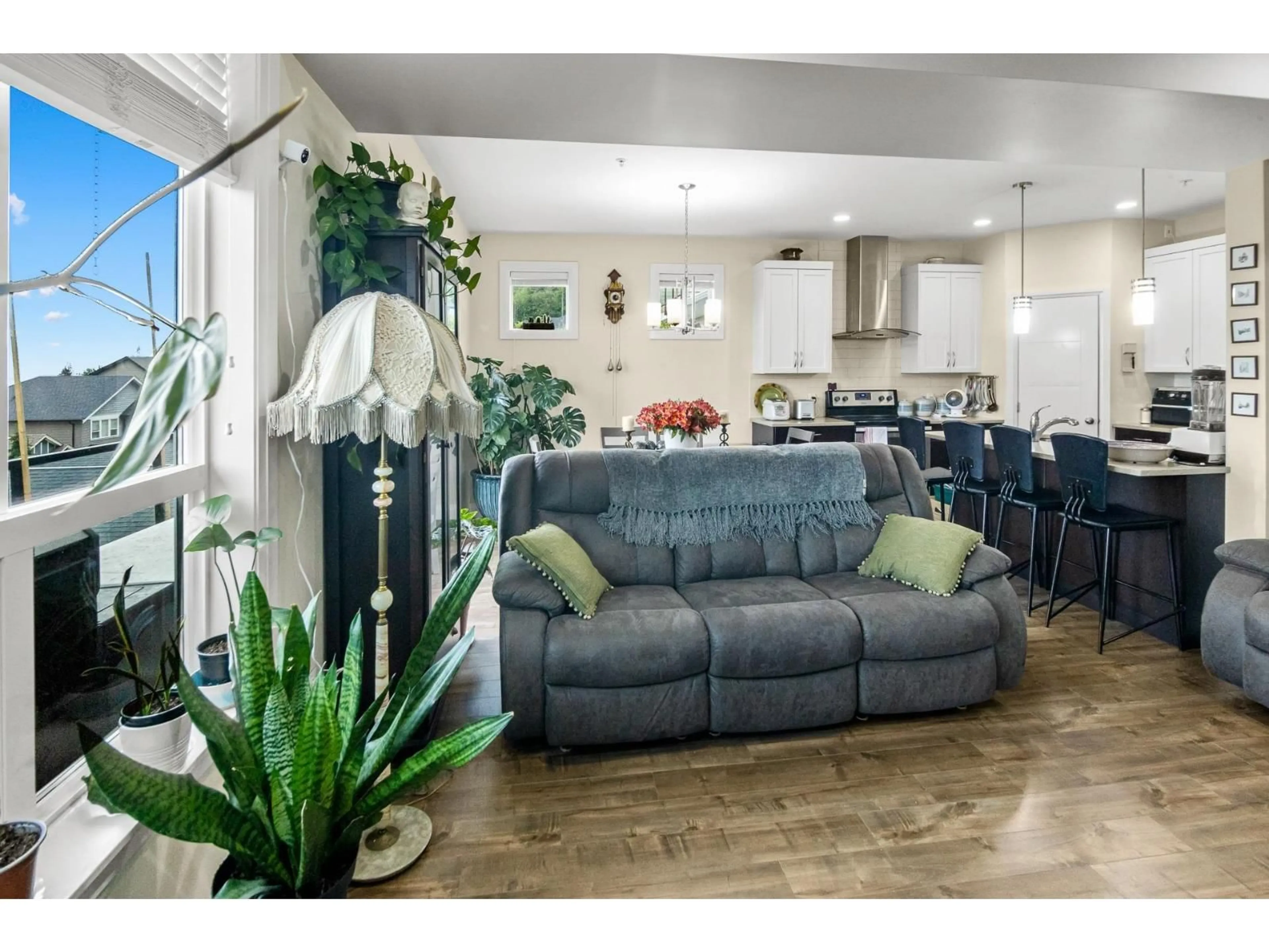 Living room with furniture, unknown for 38 - 47042 MACFARLANE PLACE, Chilliwack British Columbia V2R0P3