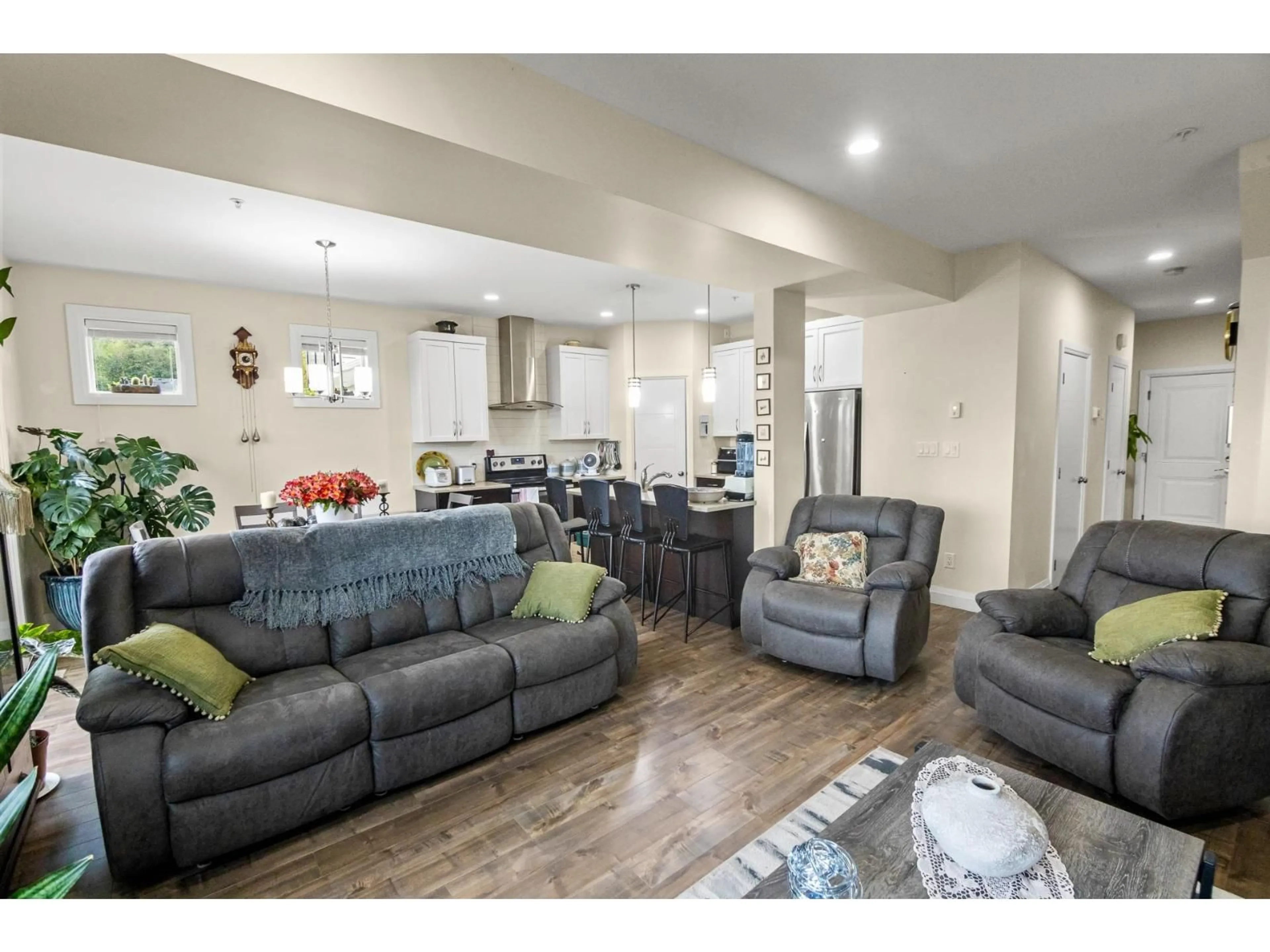 Living room with furniture, unknown for 38 - 47042 MACFARLANE PLACE, Chilliwack British Columbia V2R0P3