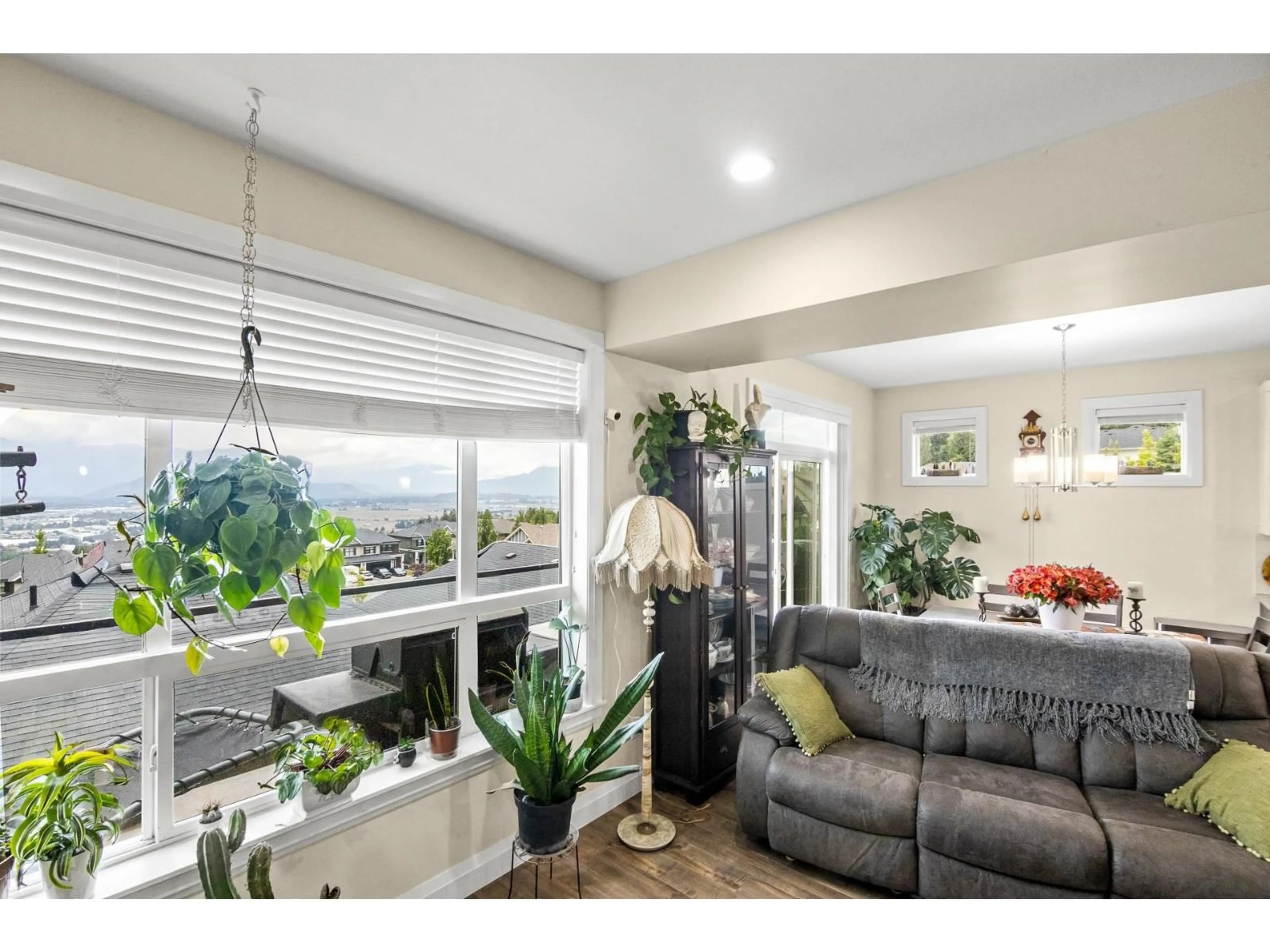Living room with furniture, unknown for 38 - 47042 MACFARLANE PLACE, Chilliwack British Columbia V2R0P3