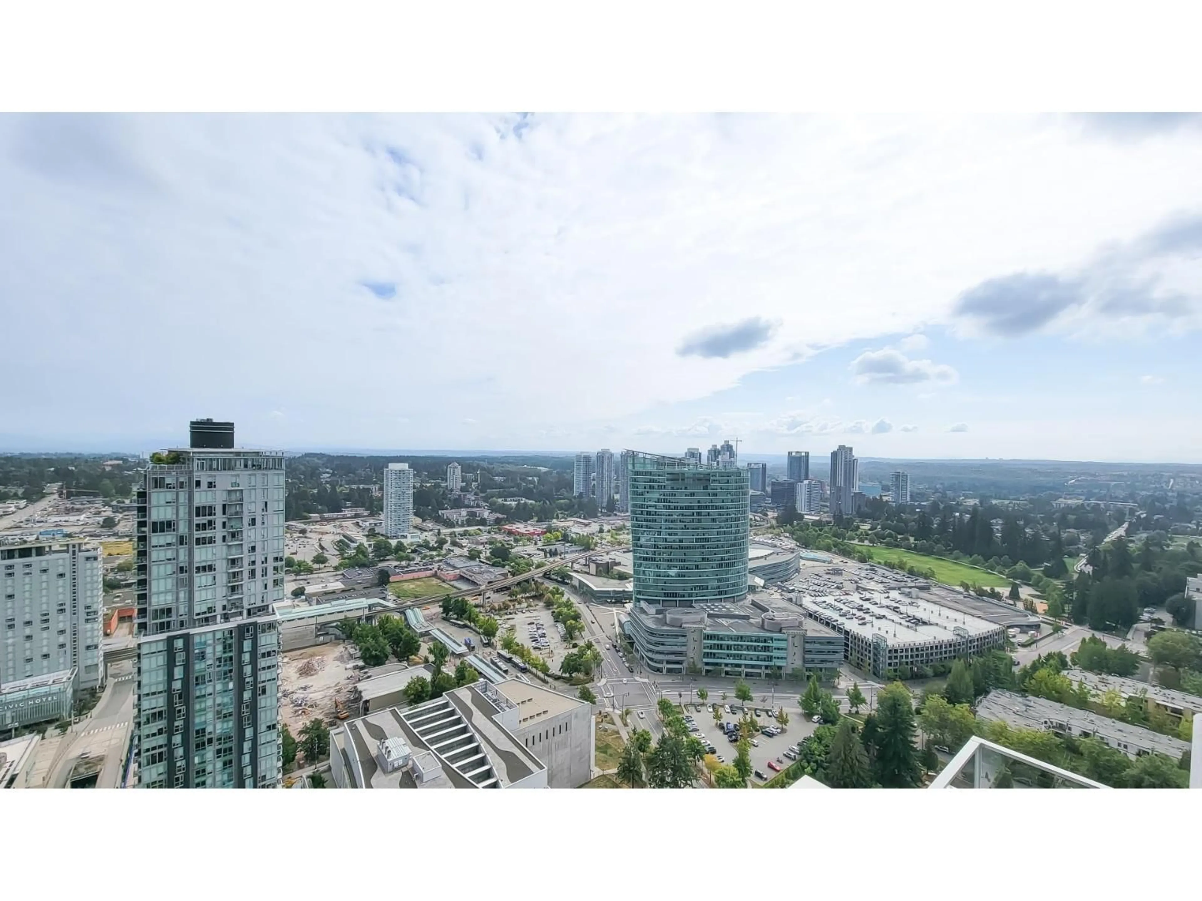 Blurry image for 3608 - 13350 CENTRAL AVENUE, Surrey British Columbia V3T0S1