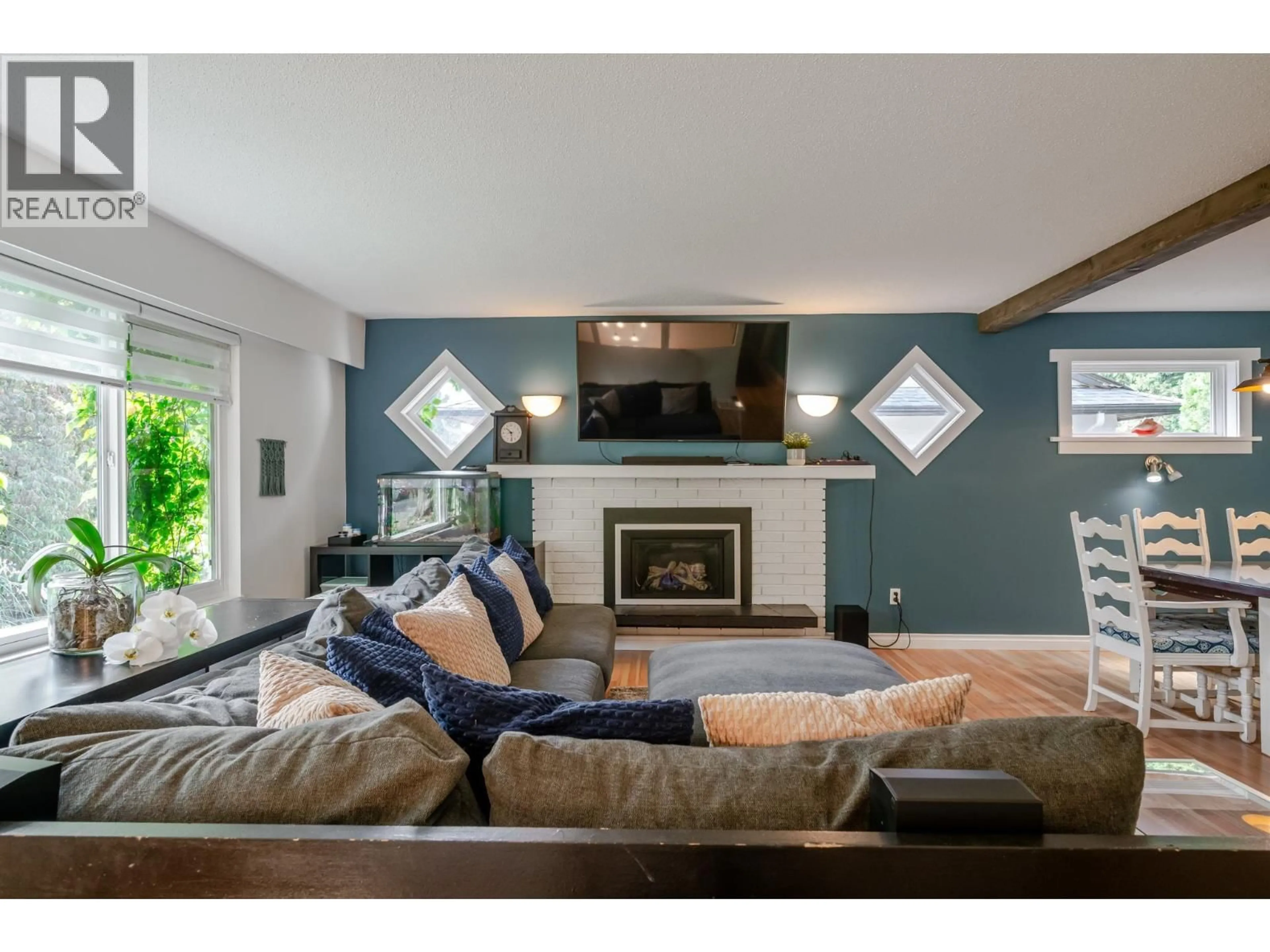 Living room with furniture, unknown for 11673 MORRIS STREET, Maple Ridge British Columbia V2X5C5