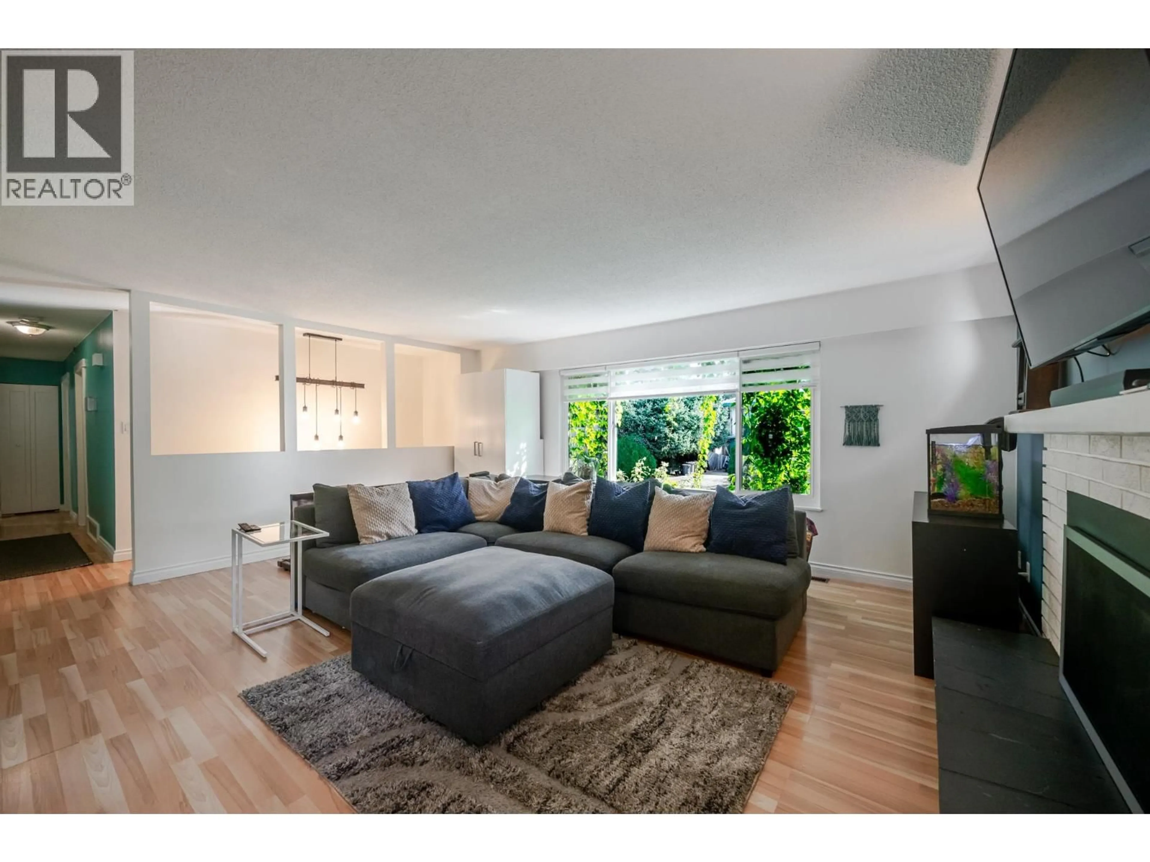 Living room with furniture, unknown for 11673 MORRIS STREET, Maple Ridge British Columbia V2X5C5