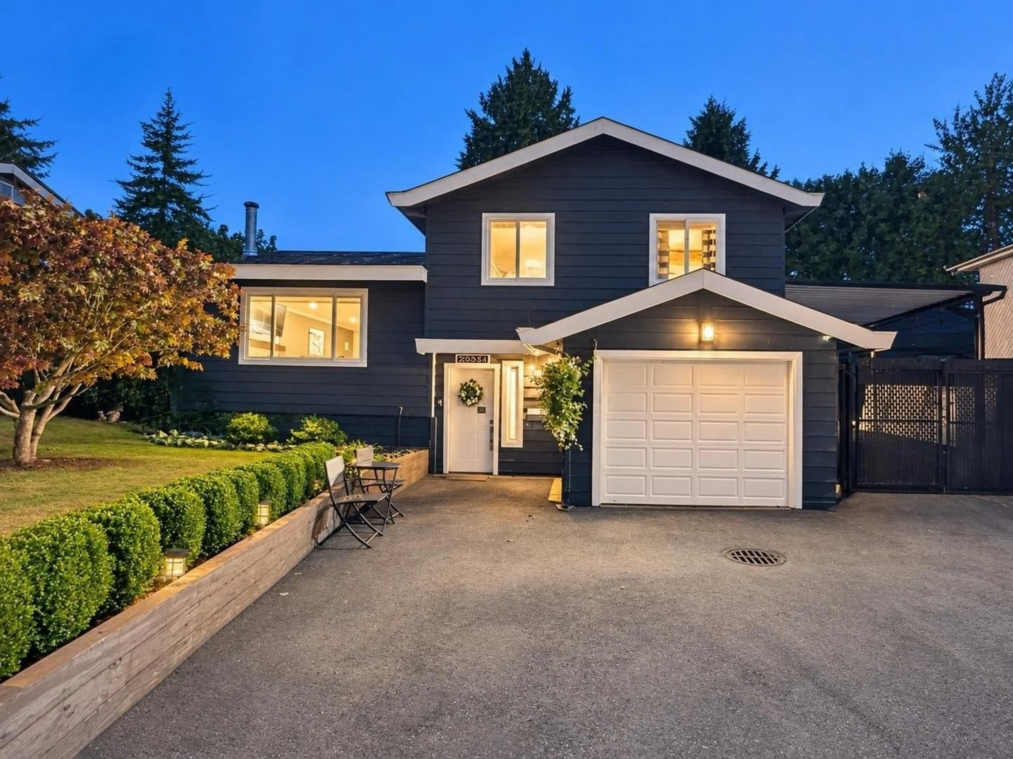 Home with vinyl exterior material, street for 26554 33 AVENUE, Langley British Columbia V4W3G2
