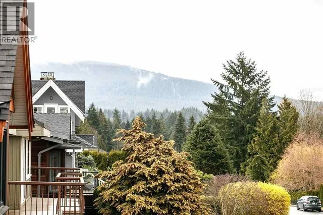 1132 CLOVERLEY STREET, North Vancouver 2