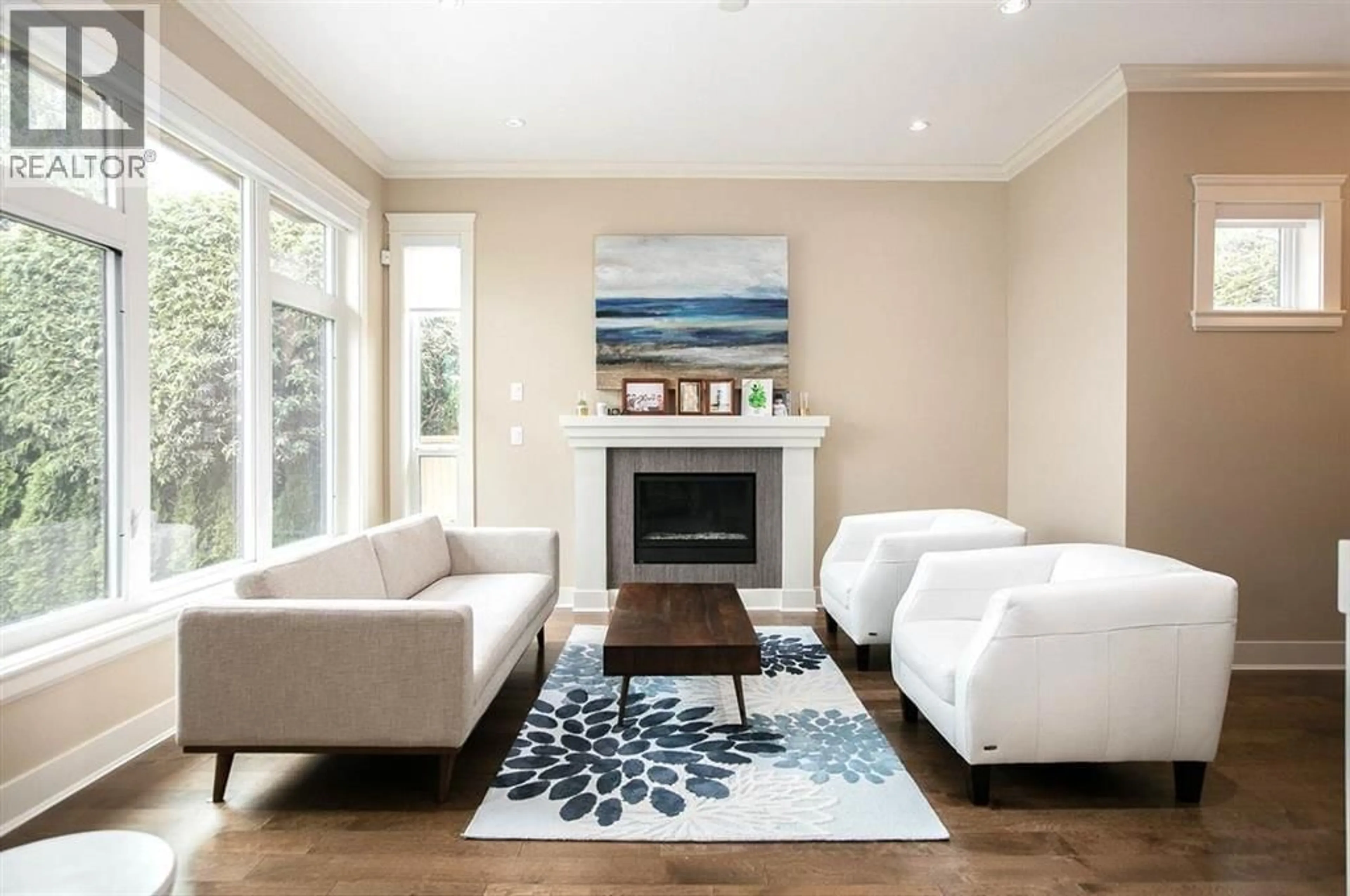 Living room with furniture, unknown for 1132 CLOVERLEY STREET, North Vancouver British Columbia V7L1N6