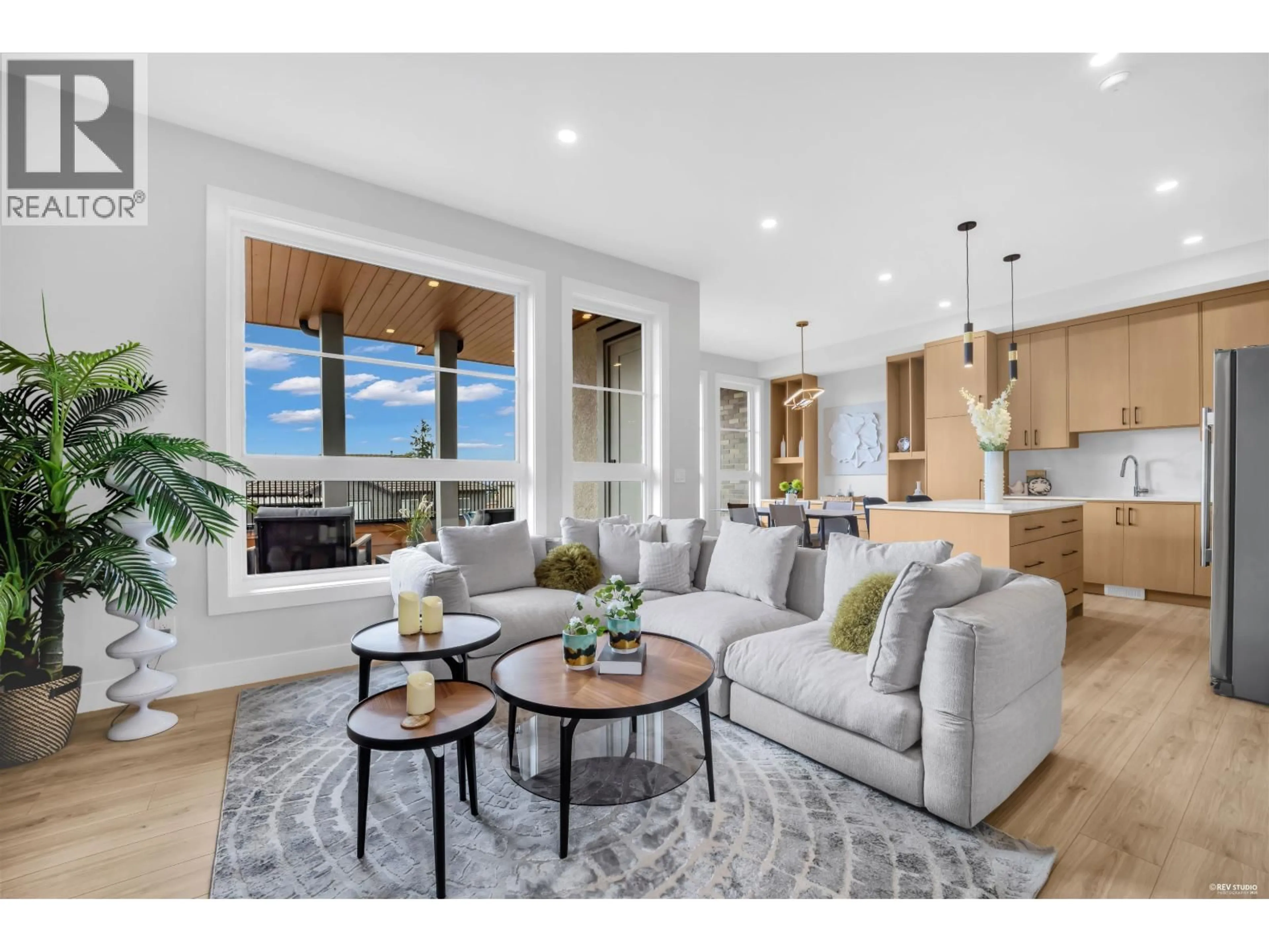 Living room with furniture, wood/laminate floor for 946 DANSEY AVENUE, Coquitlam British Columbia V3K3G7