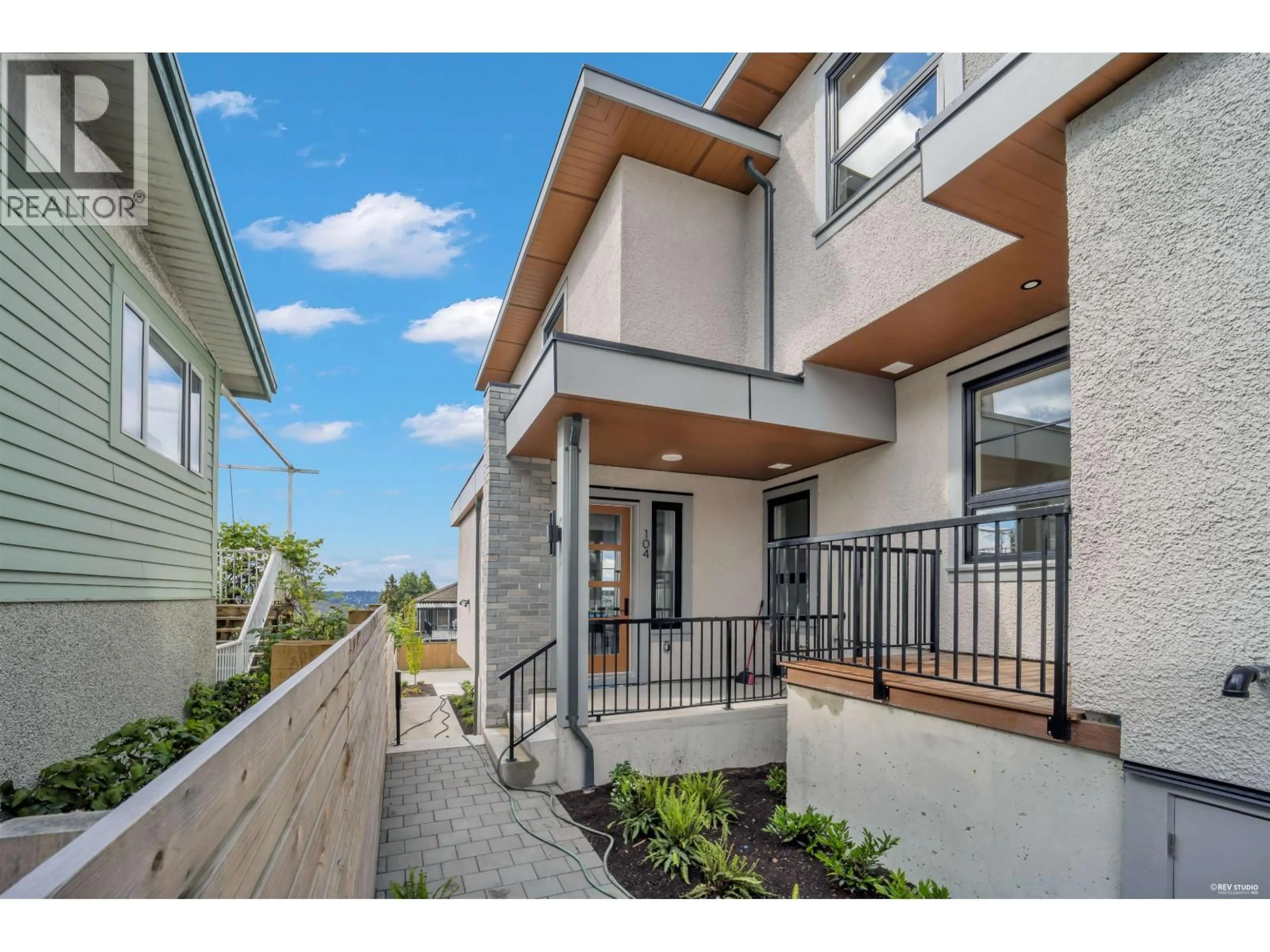 Unknown for 946 DANSEY AVENUE, Coquitlam British Columbia V3K3G7