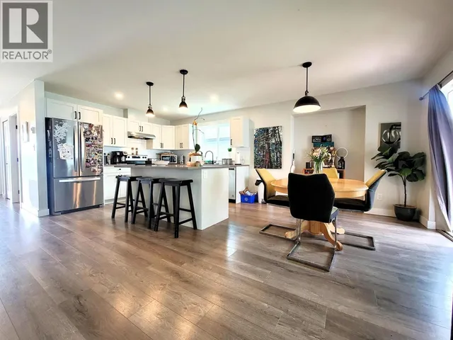 1040 CELIA CRESCENT, Gibsons 2