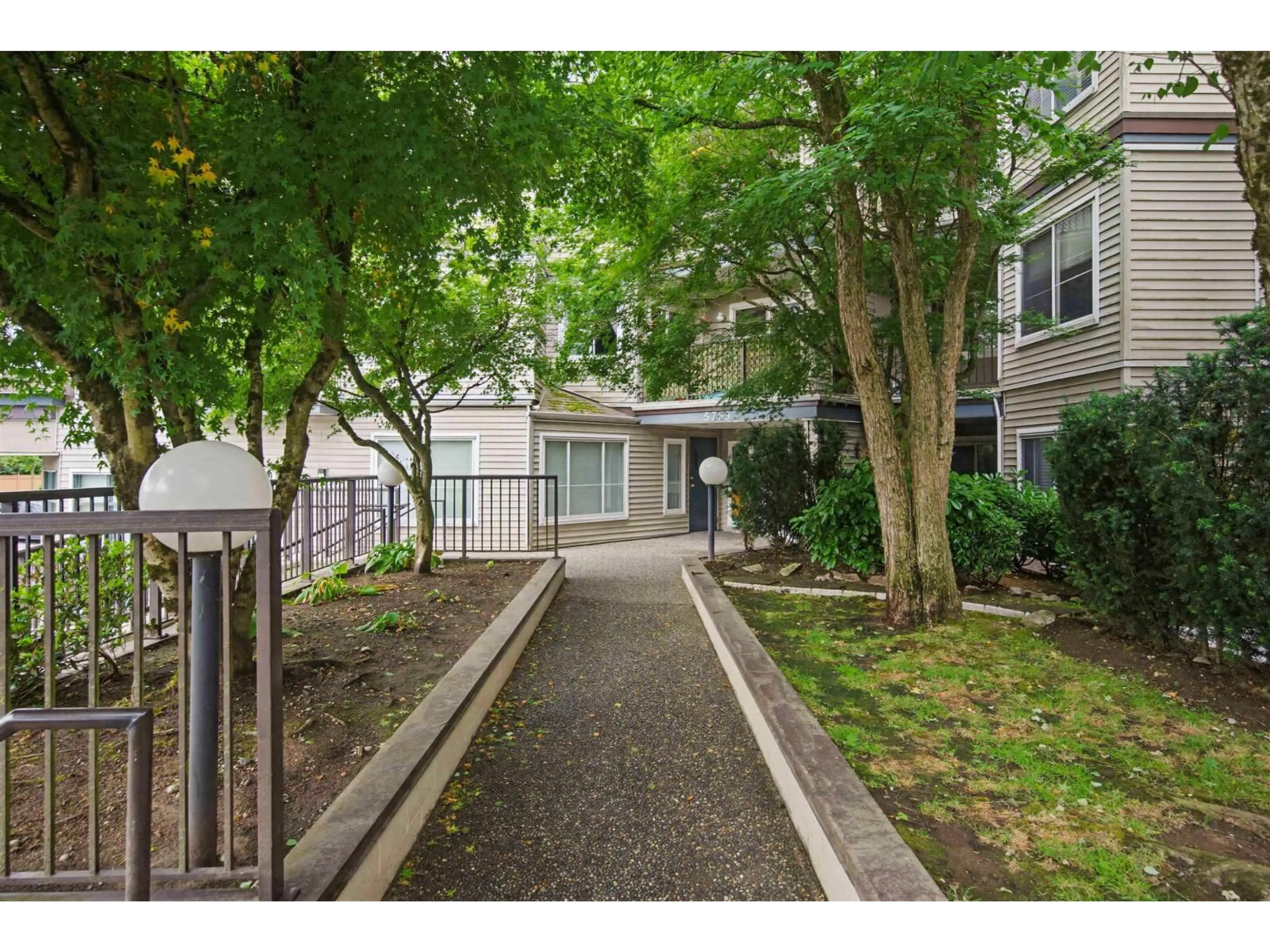 Unknown for 207 - 5759 GLOVER ROAD, Langley British Columbia V3A8M8