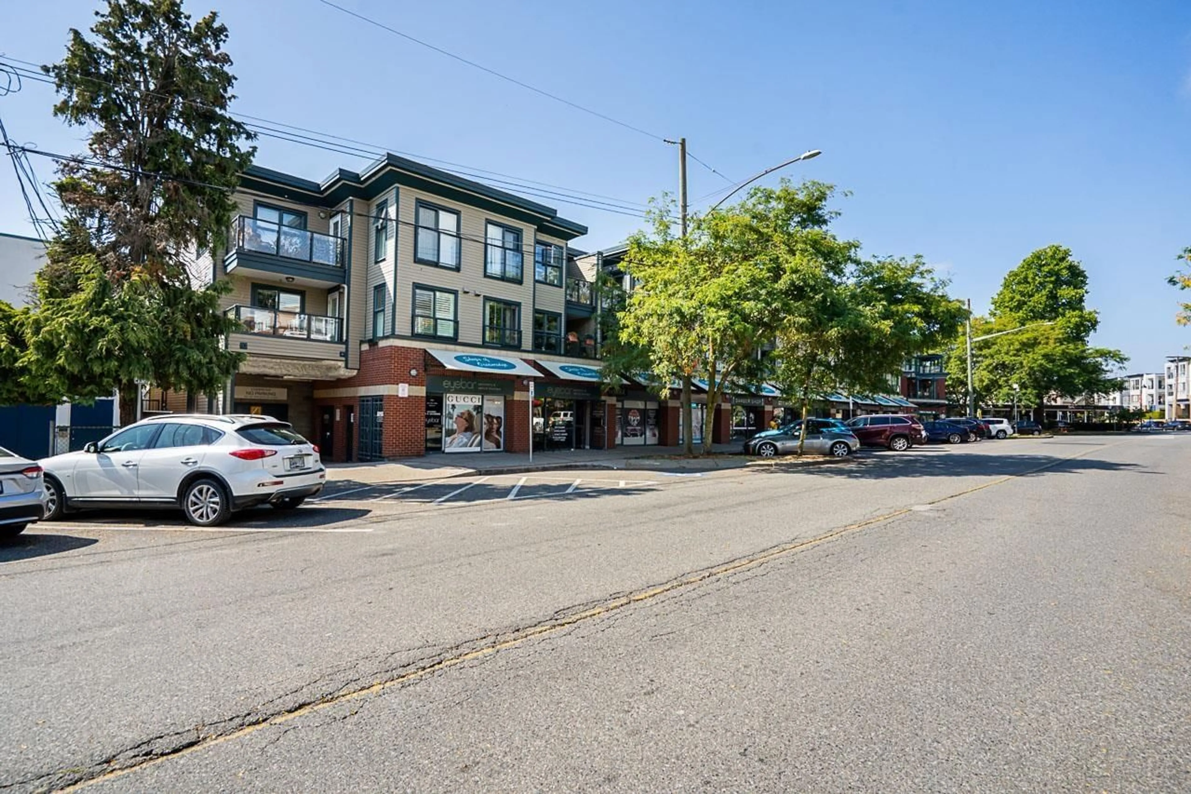 Patio, street for 307 - 15210 PACIFIC AVENUE, White Rock British Columbia V4B5L2
