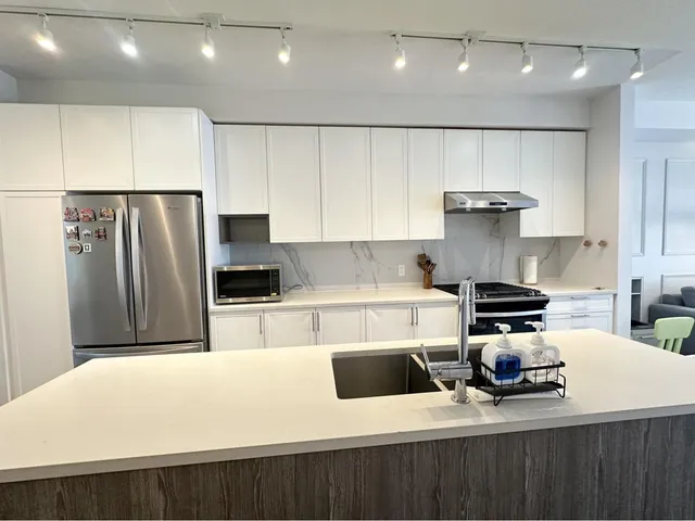 21 - 9688 162A STREET, Surrey 4