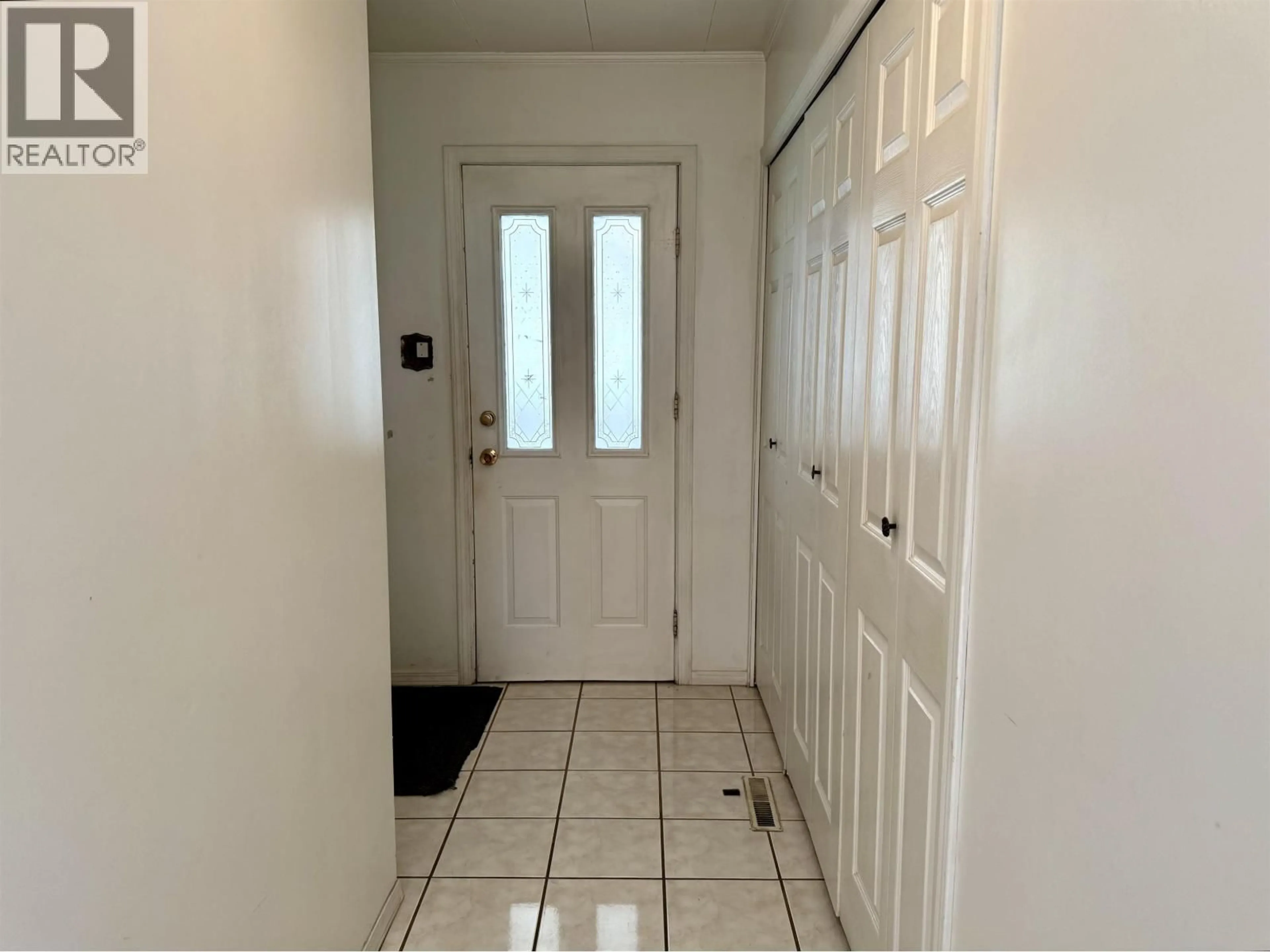 Indoor entryway for 4020 FIRST AVENUE, Smithers British Columbia V0J2N0
