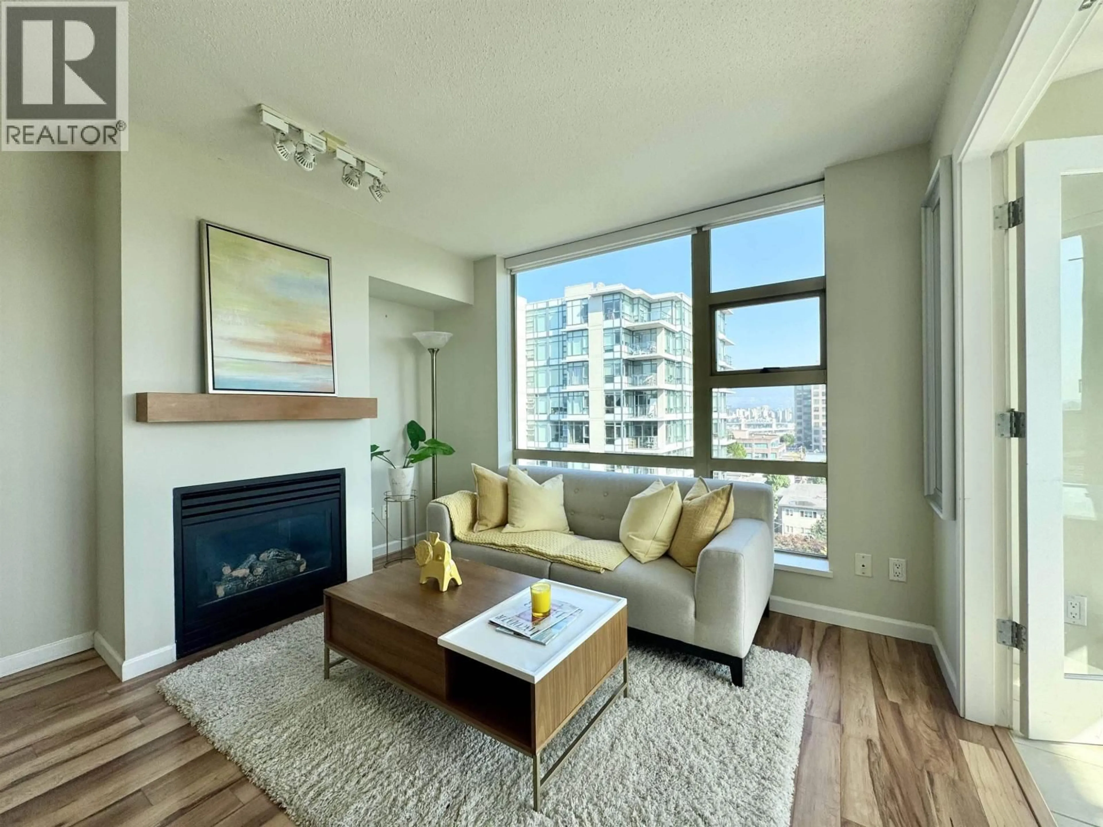 Living room with furniture, wood/laminate floor for 905 - 1316 11TH AVENUE, Vancouver British Columbia V6H4G8
