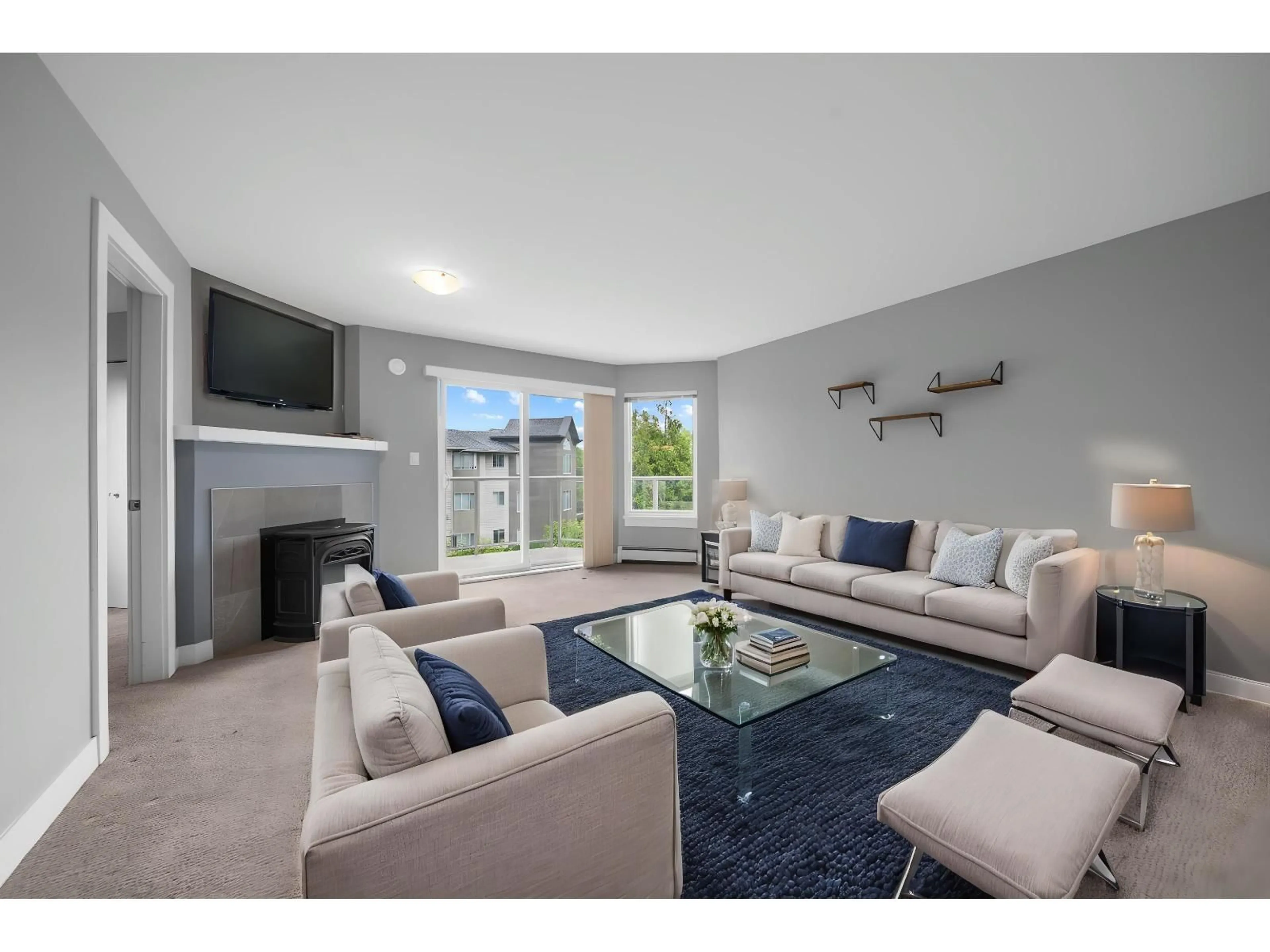 Living room with furniture, unknown for 208 - 32669 GEORGE FERGUSON WAY, Abbotsford British Columbia V2T4E4