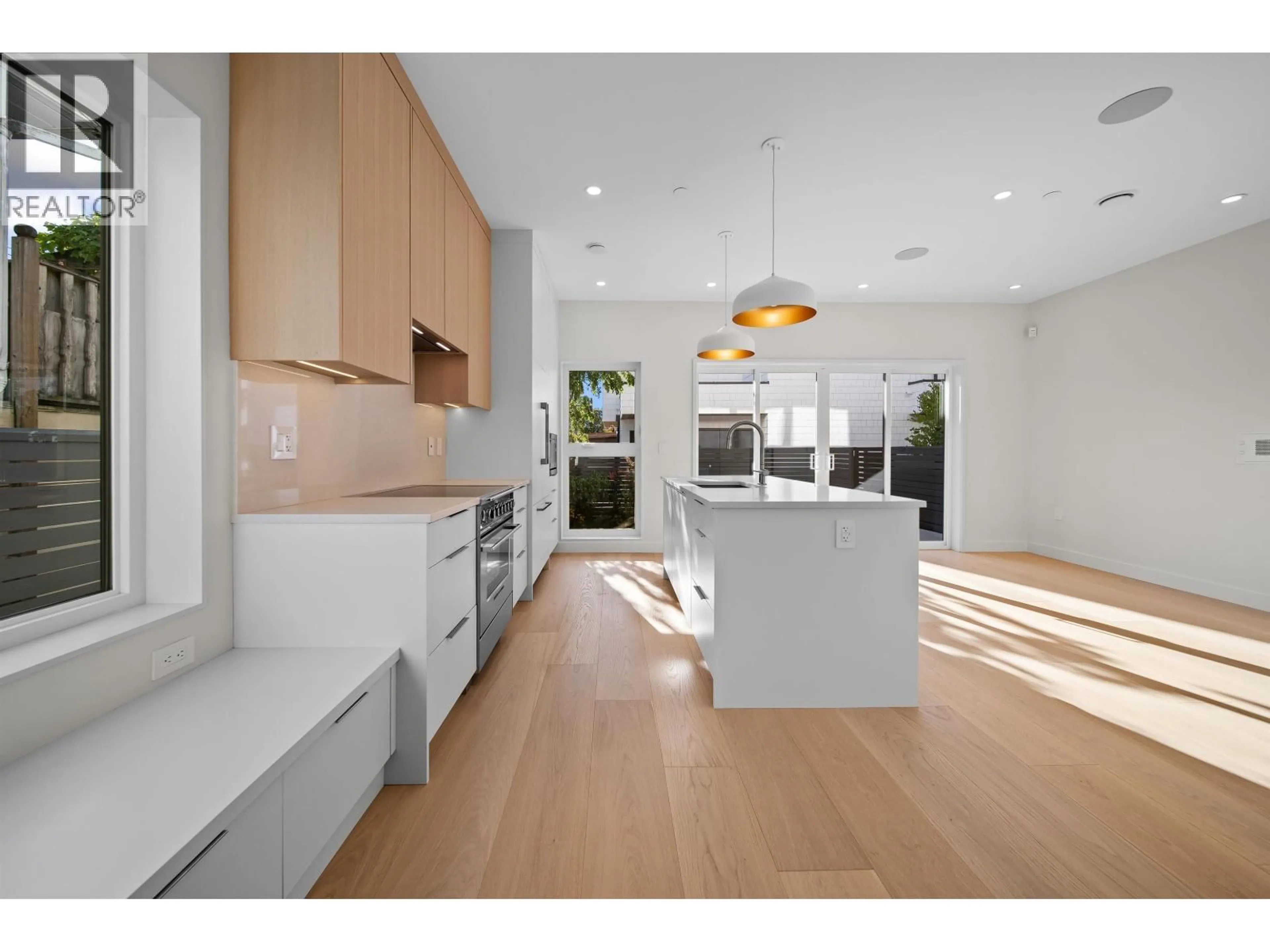 Open concept kitchen, unknown for 5407 WALES STREET, Vancouver British Columbia V5R3M9