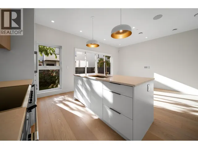 5407 WALES STREET, Vancouver 4