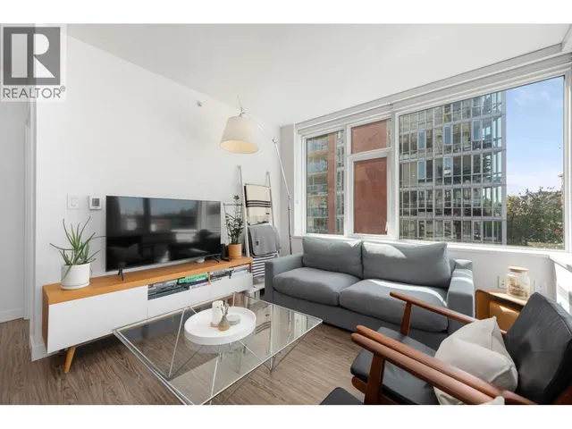 414 - 209 7TH AVENUE, Vancouver 3