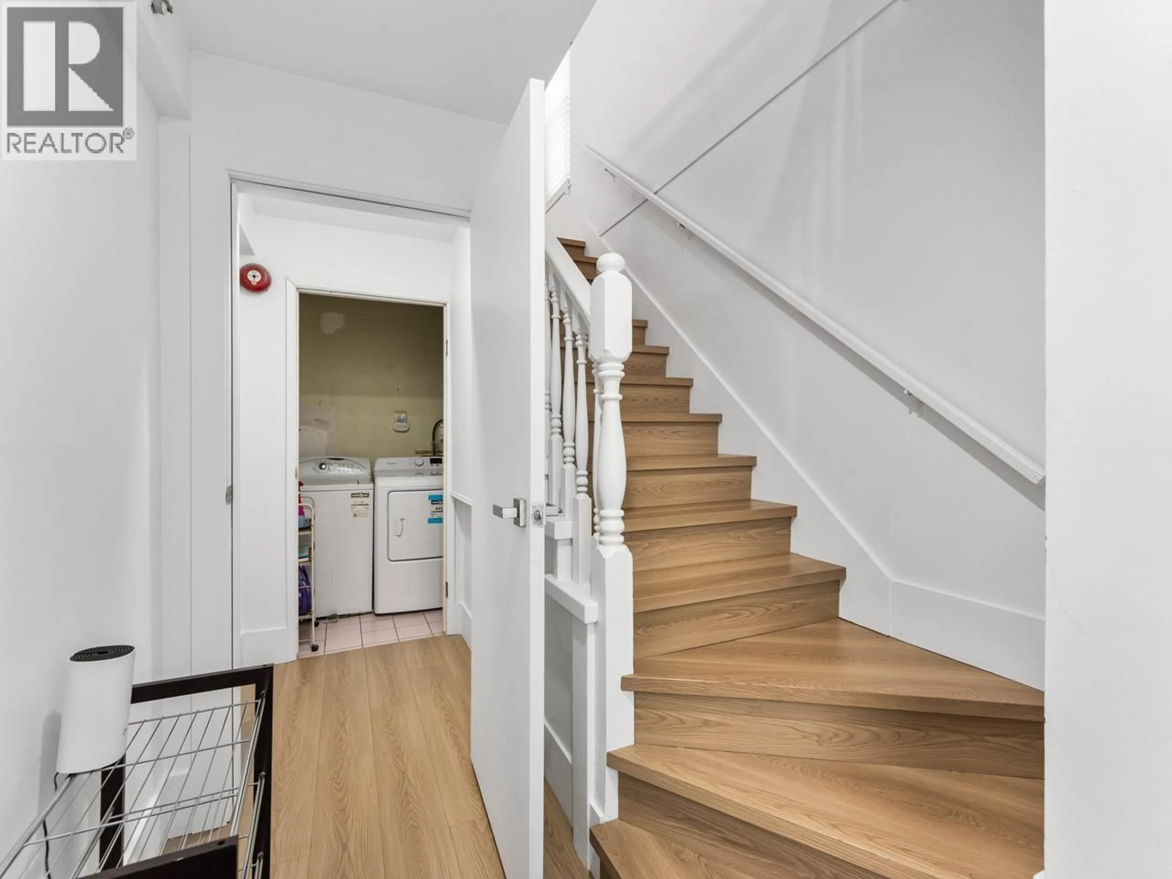 Unknown for 310 16TH AVENUE, Vancouver British Columbia V5T2T6