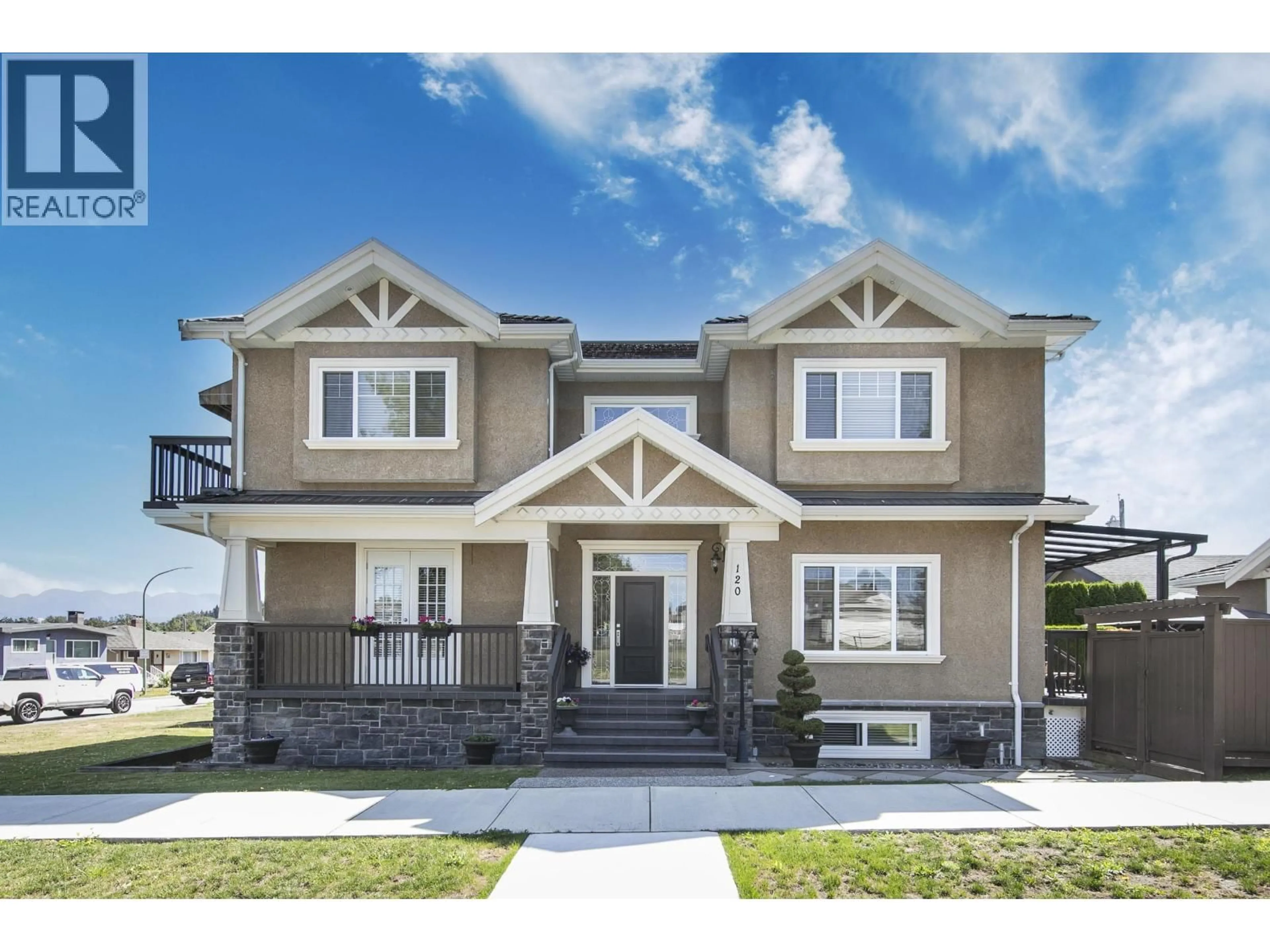 Home with vinyl exterior material, street for 120 ROSSER AVENUE, Burnaby British Columbia V5C5C3