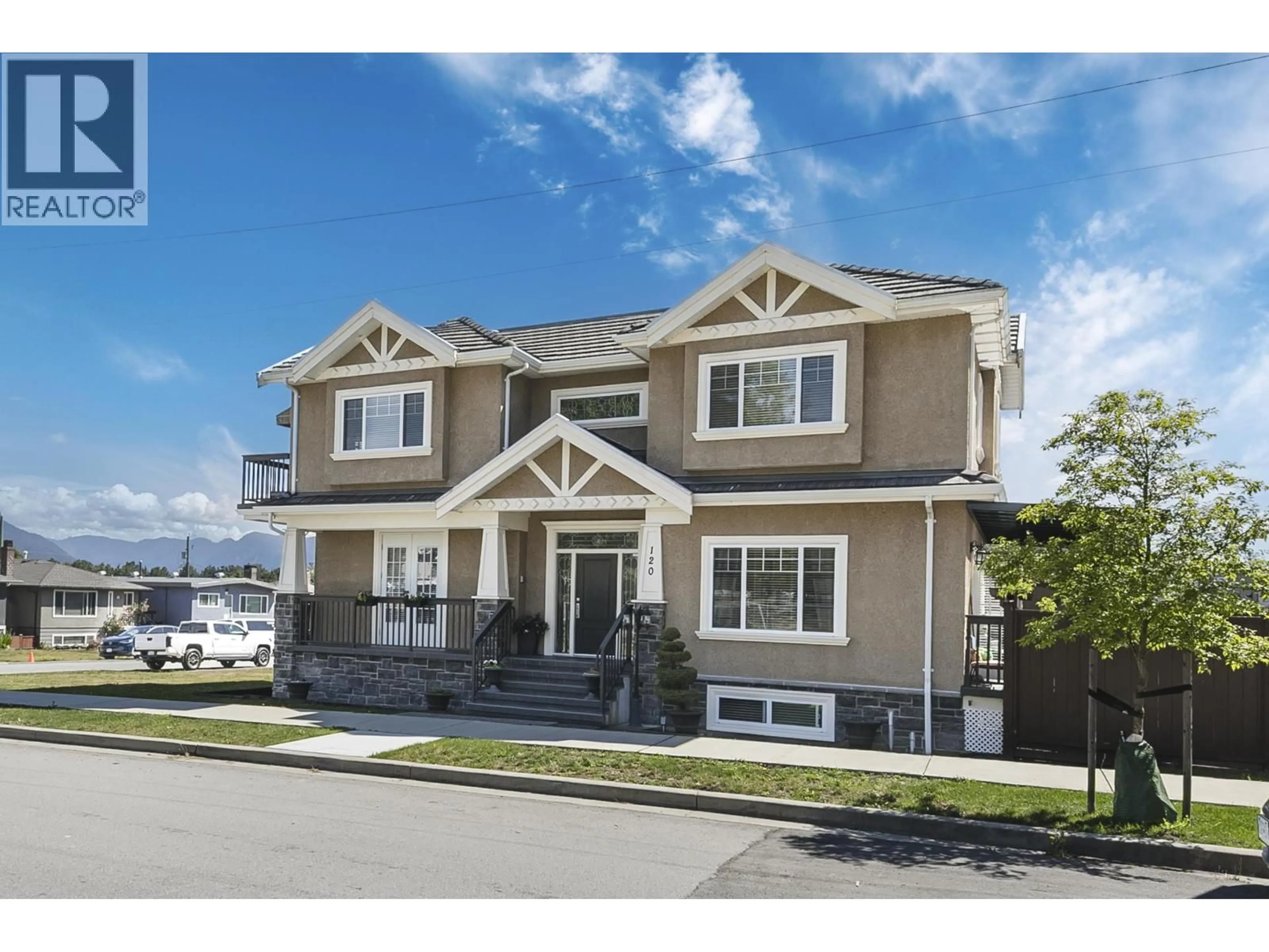 Home with vinyl exterior material, street for 120 ROSSER AVENUE, Burnaby British Columbia V5C5C3