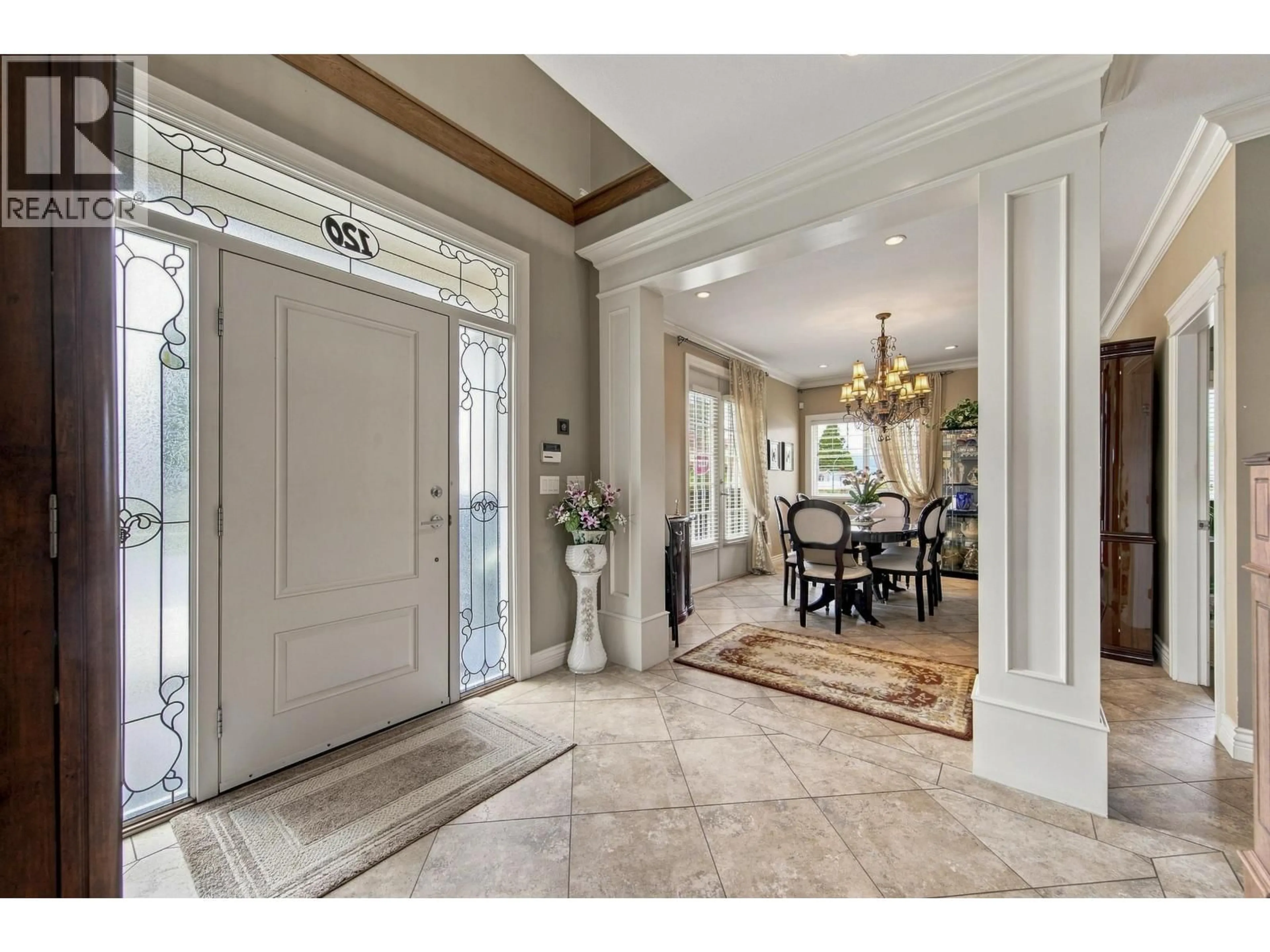 Indoor entryway for 120 ROSSER AVENUE, Burnaby British Columbia V5C5C3