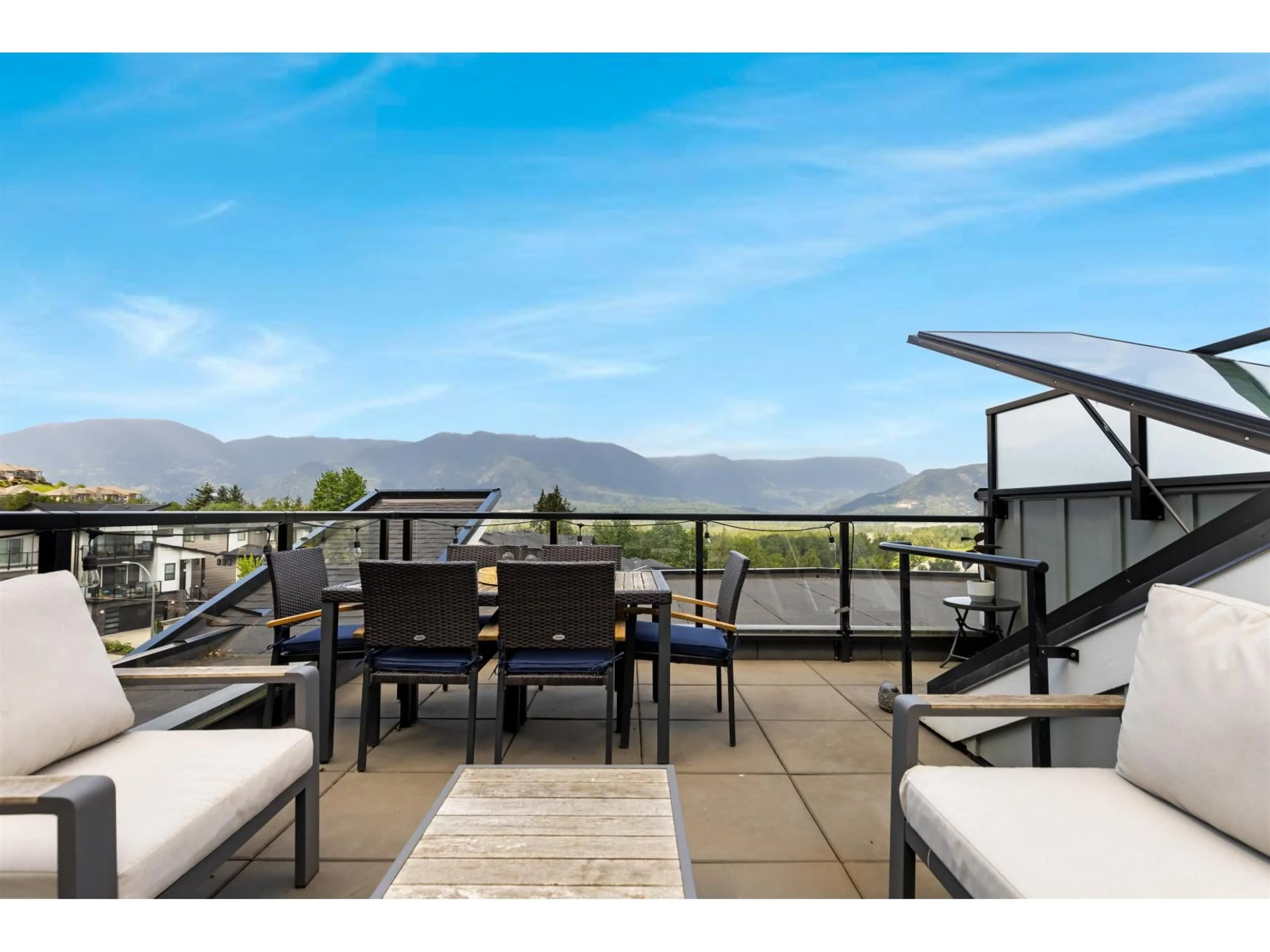 Patio, mountain view for 1 - 43998 CHILLIWACK MOUNTAIN ROAD, Chilliwack British Columbia V2R4A1