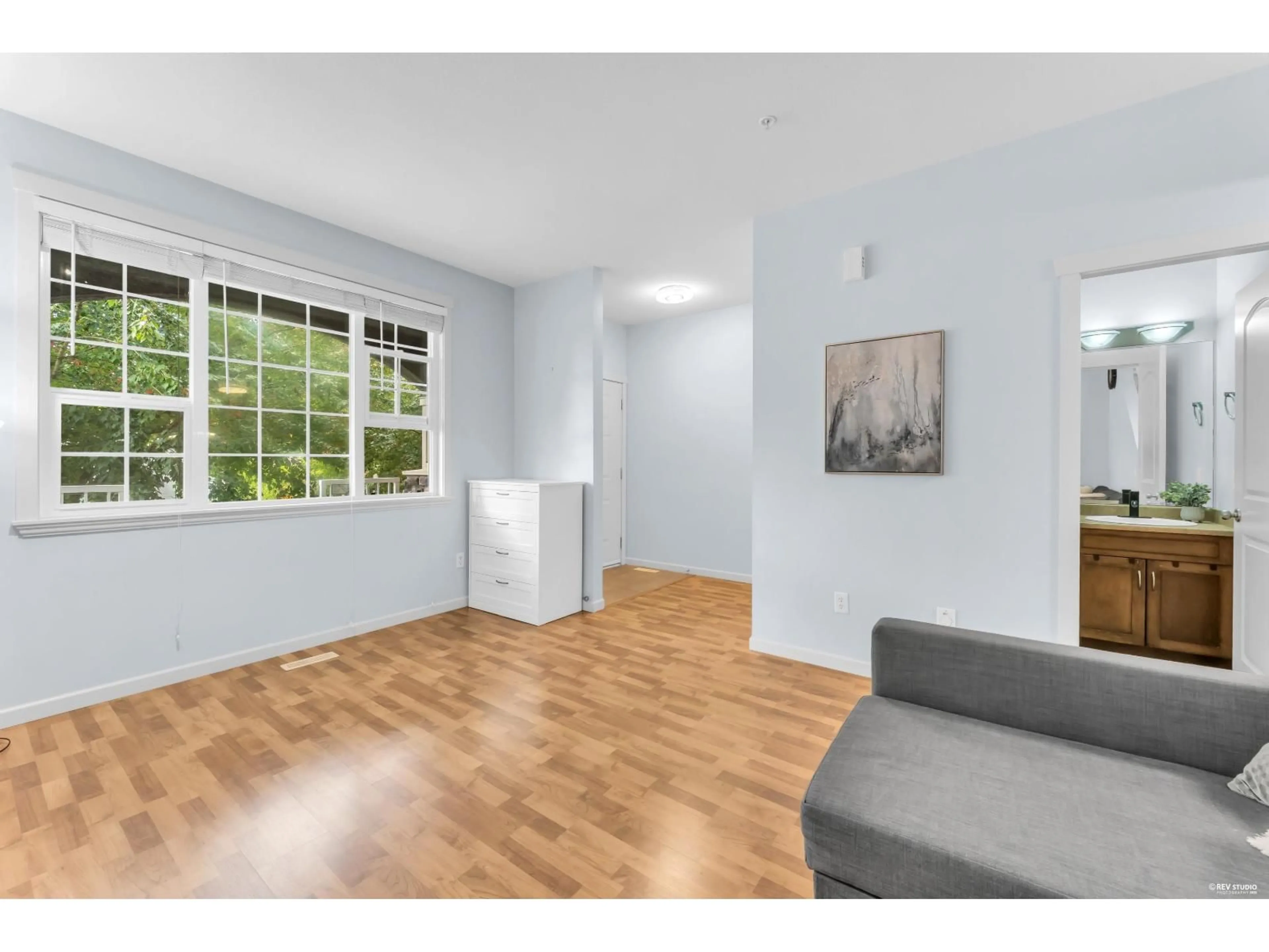 A pic of a room for 3 - 27295 30 AVENUE, Langley British Columbia V4W3J6