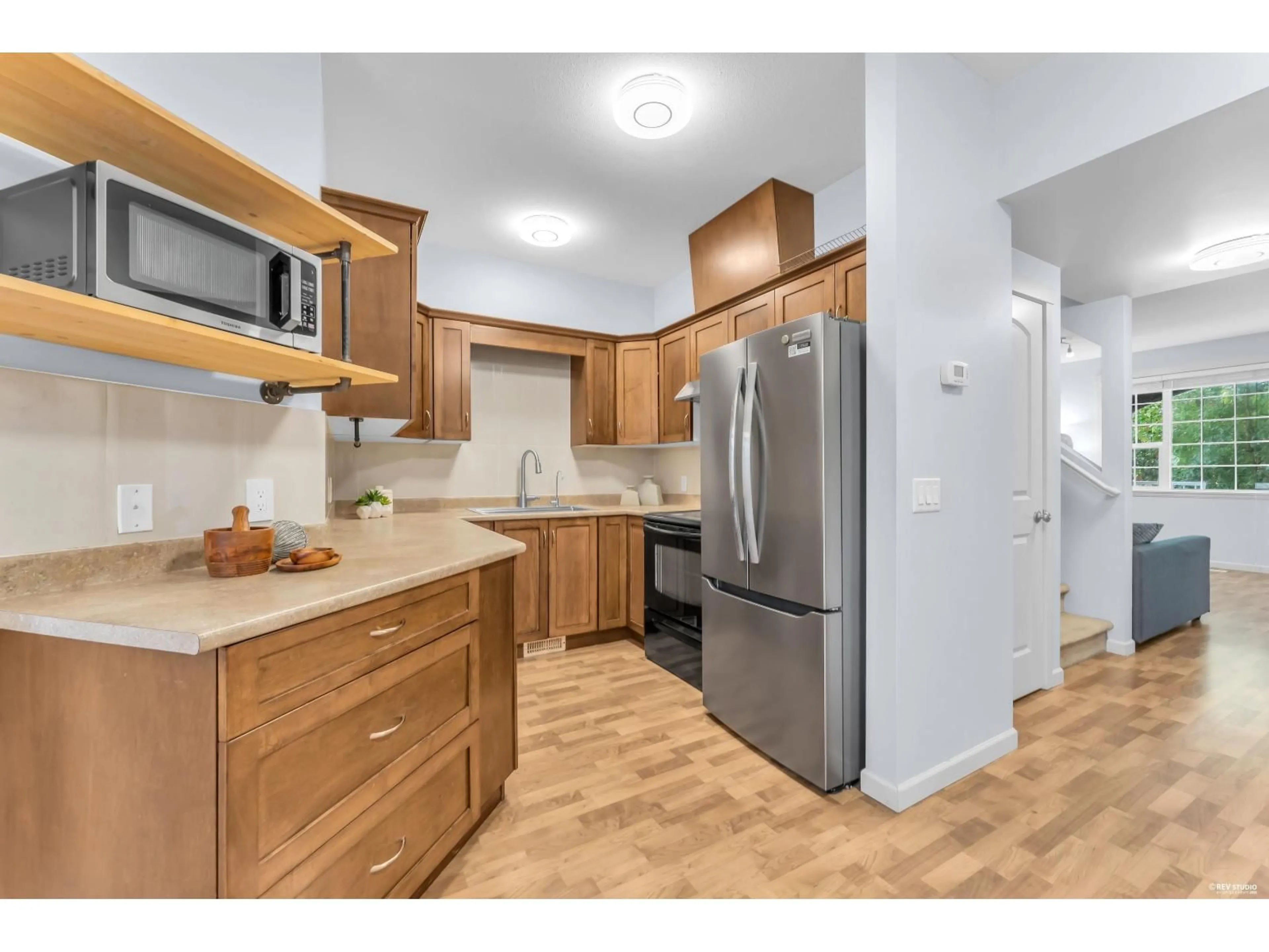 Standard kitchen, unknown for 3 - 27295 30 AVENUE, Langley British Columbia V4W3J6