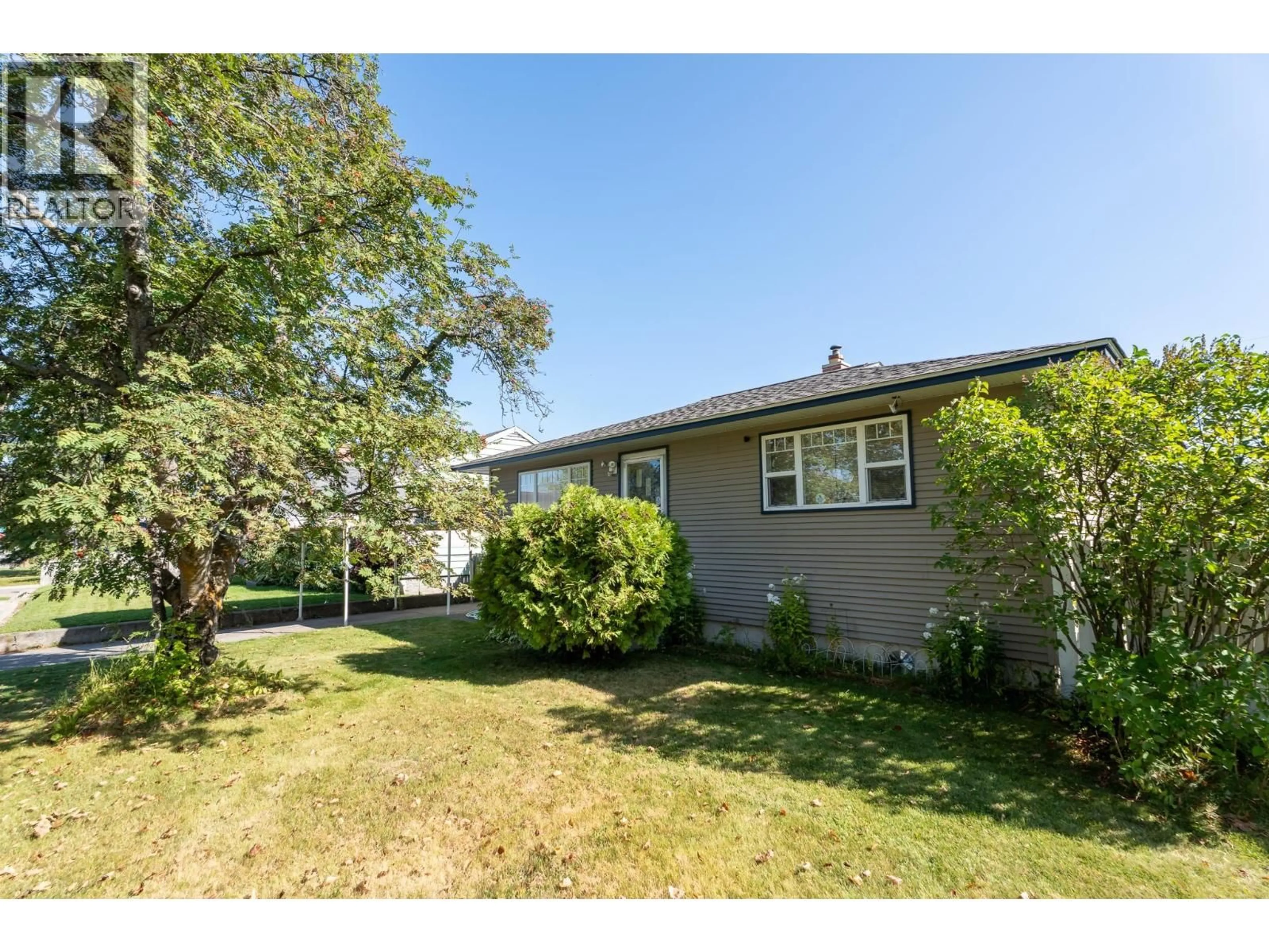 A pic from outside/outdoor area/front of a property/back of a property/a pic from drone, street for 840 HARPER STREET, Prince George British Columbia V2M2W7