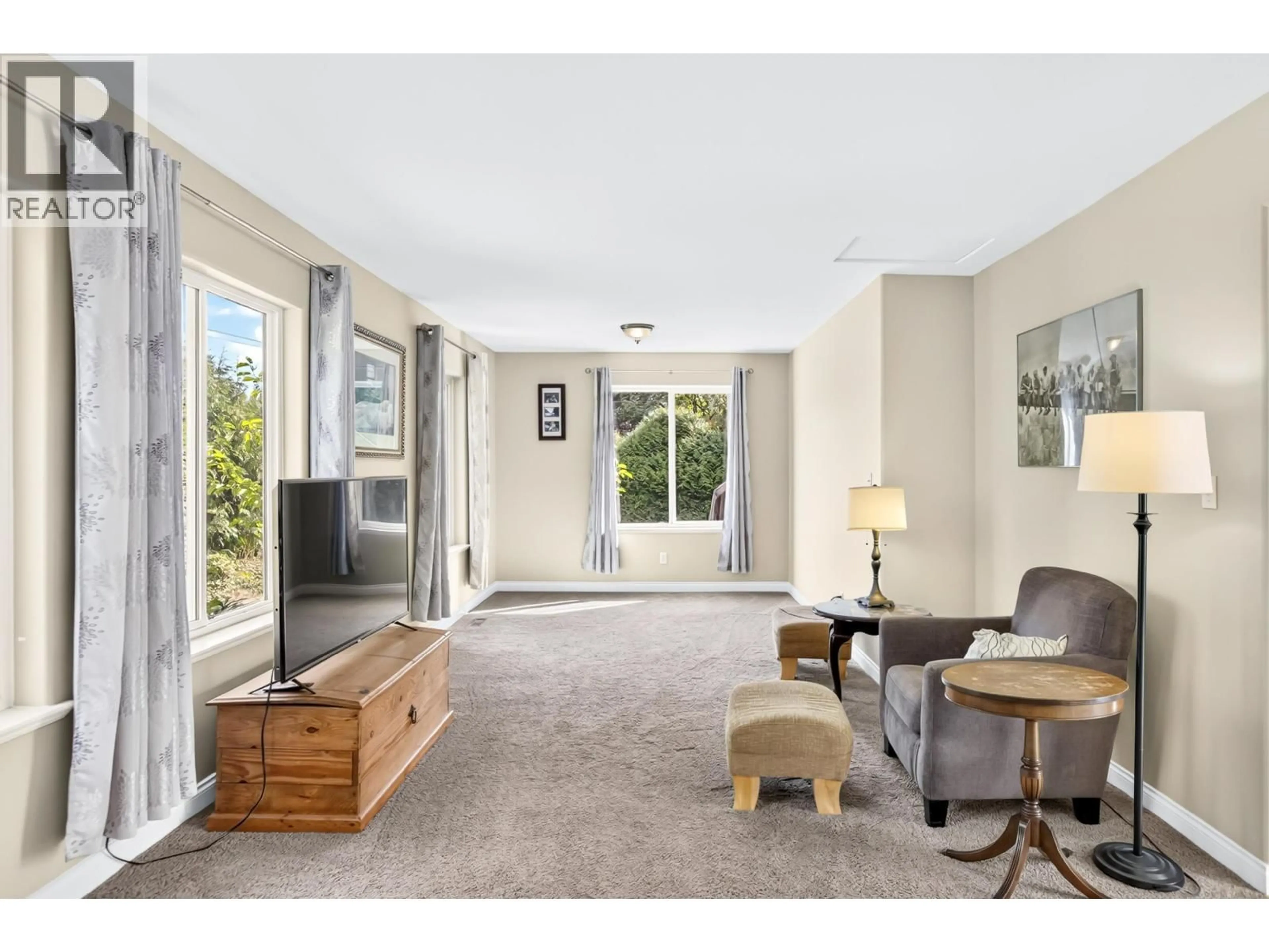 Living room with furniture, unknown for 28684 98 AVENUE, Maple Ridge British Columbia V2W1K9