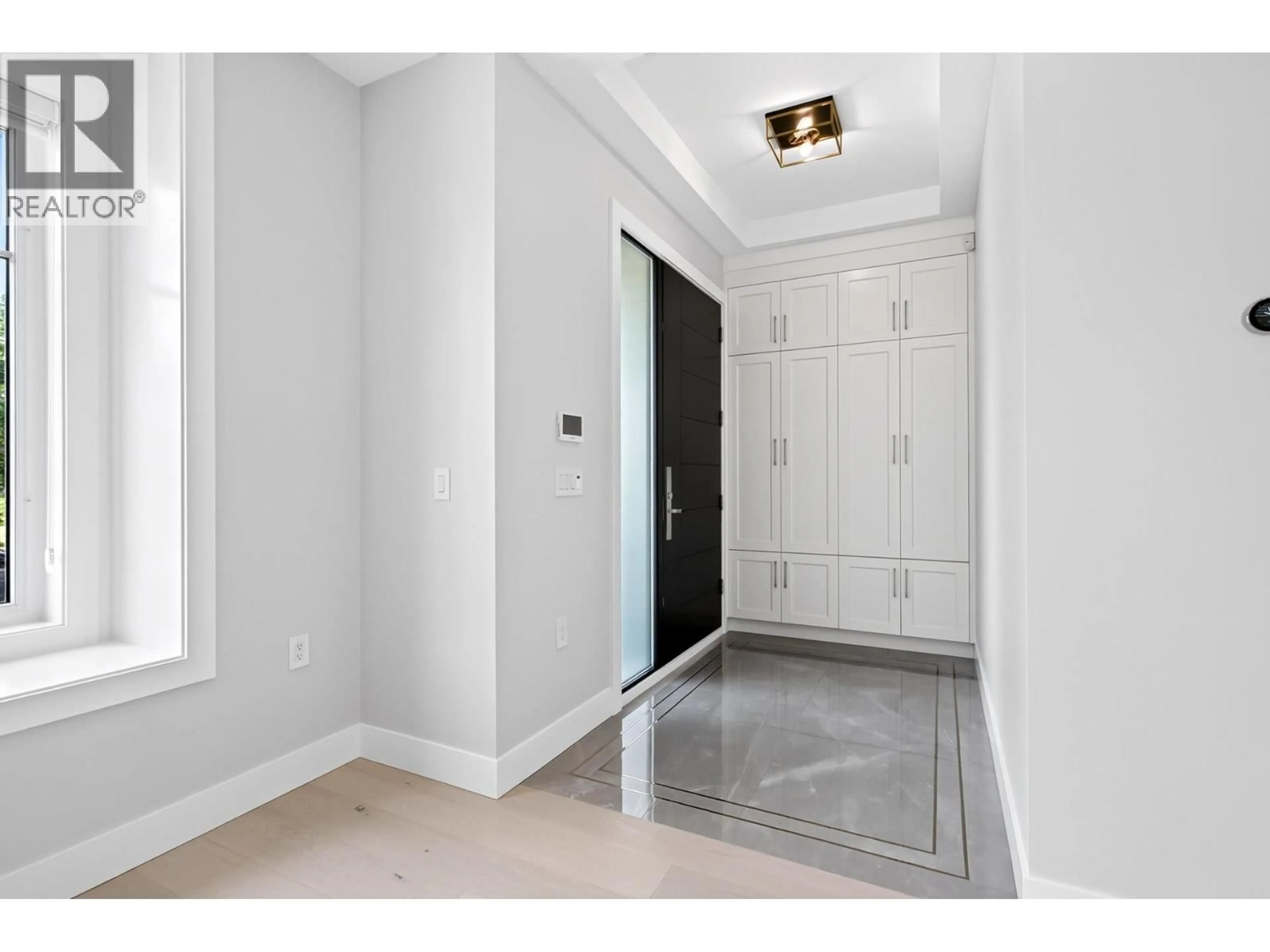 Indoor entryway for 3964 21ST AVENUE, Vancouver British Columbia V6S1H6