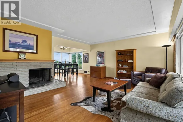 837 BURNABY STREET, New Westminster 3