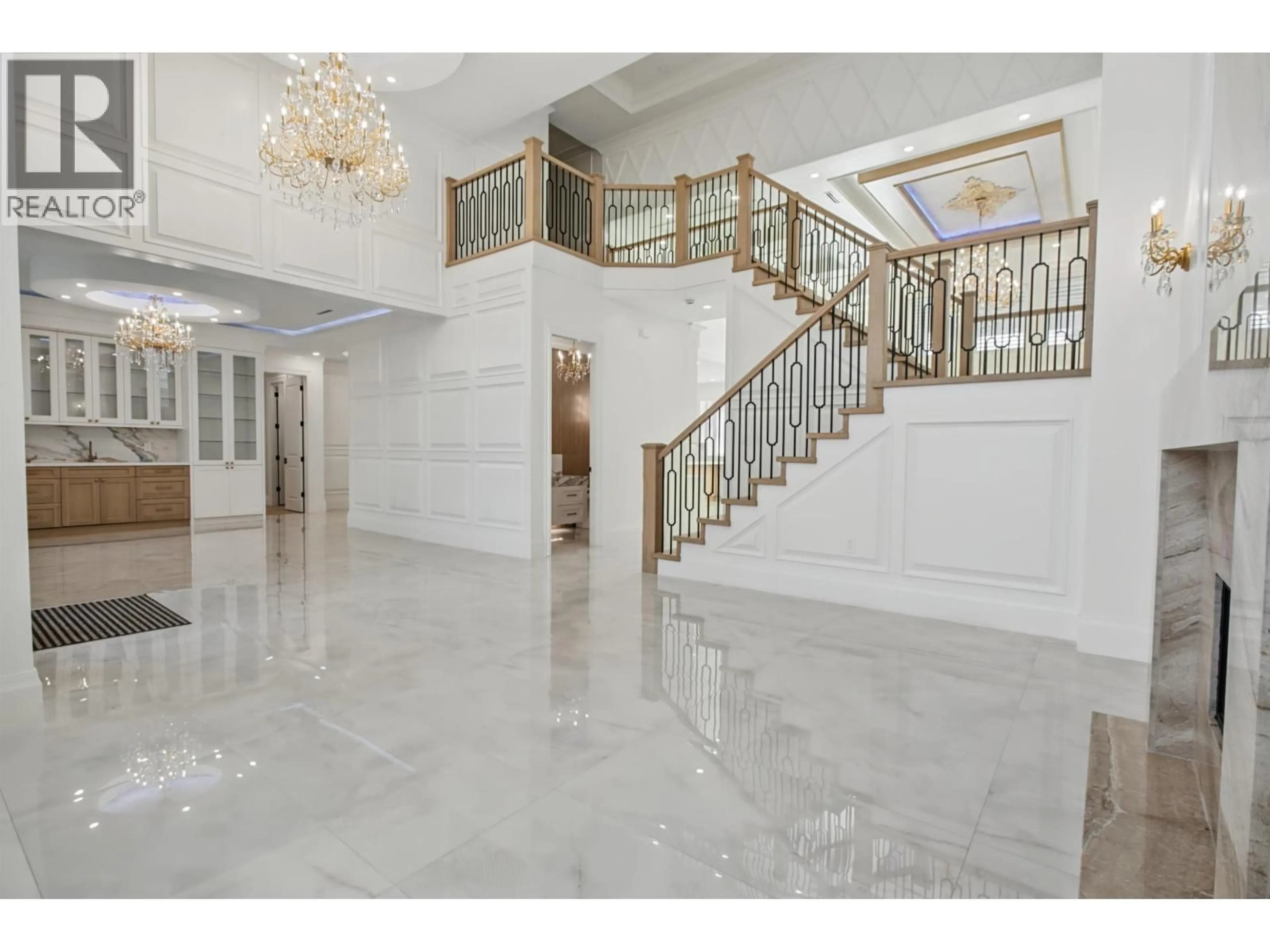 Indoor foyer for 5440 CANTRELL ROAD, Richmond British Columbia V7C3H1