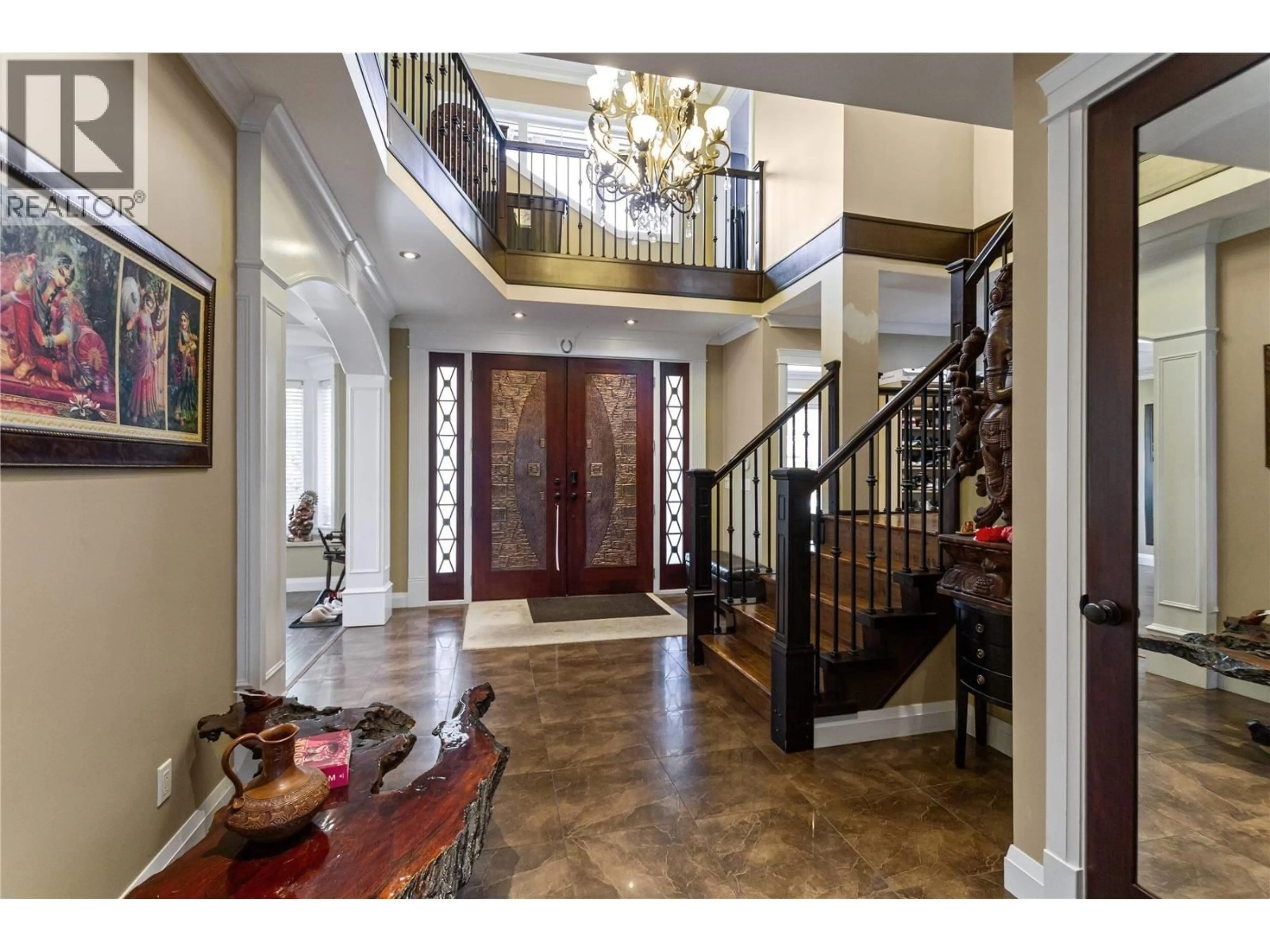 Indoor entryway for 8330 12TH AVENUE, Burnaby British Columbia V3N2L6