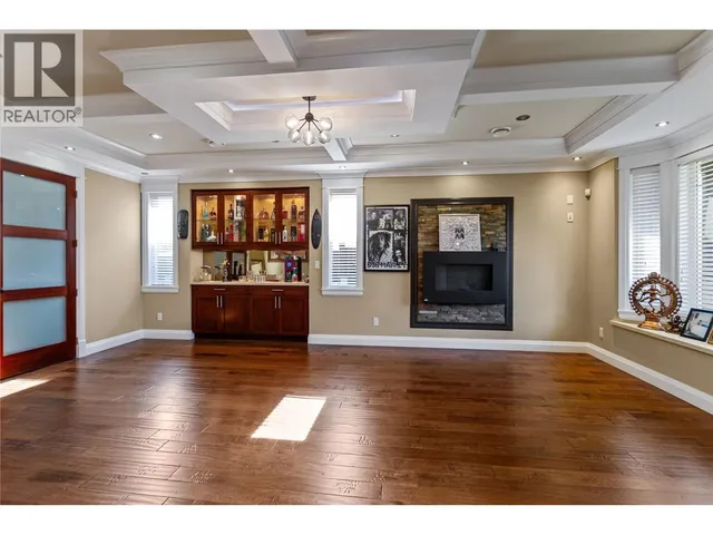 8330 12TH AVENUE, Burnaby 3