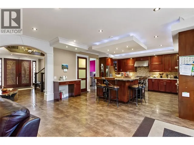 8330 12TH AVENUE, Burnaby 5