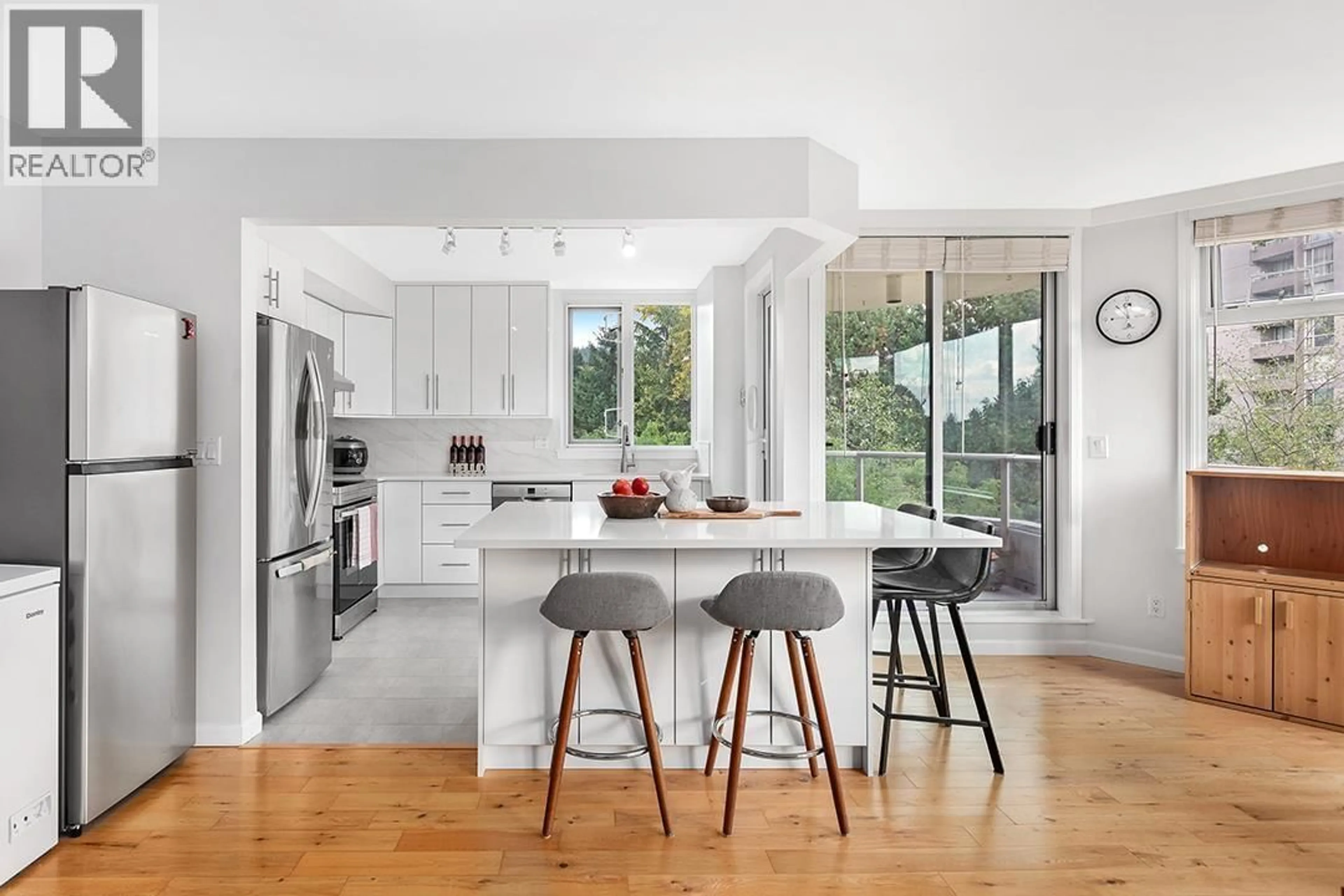Contemporary kitchen, ceramic/tile floor for 601 - 7321 HALIFAX STREET, Burnaby British Columbia V5A4R5
