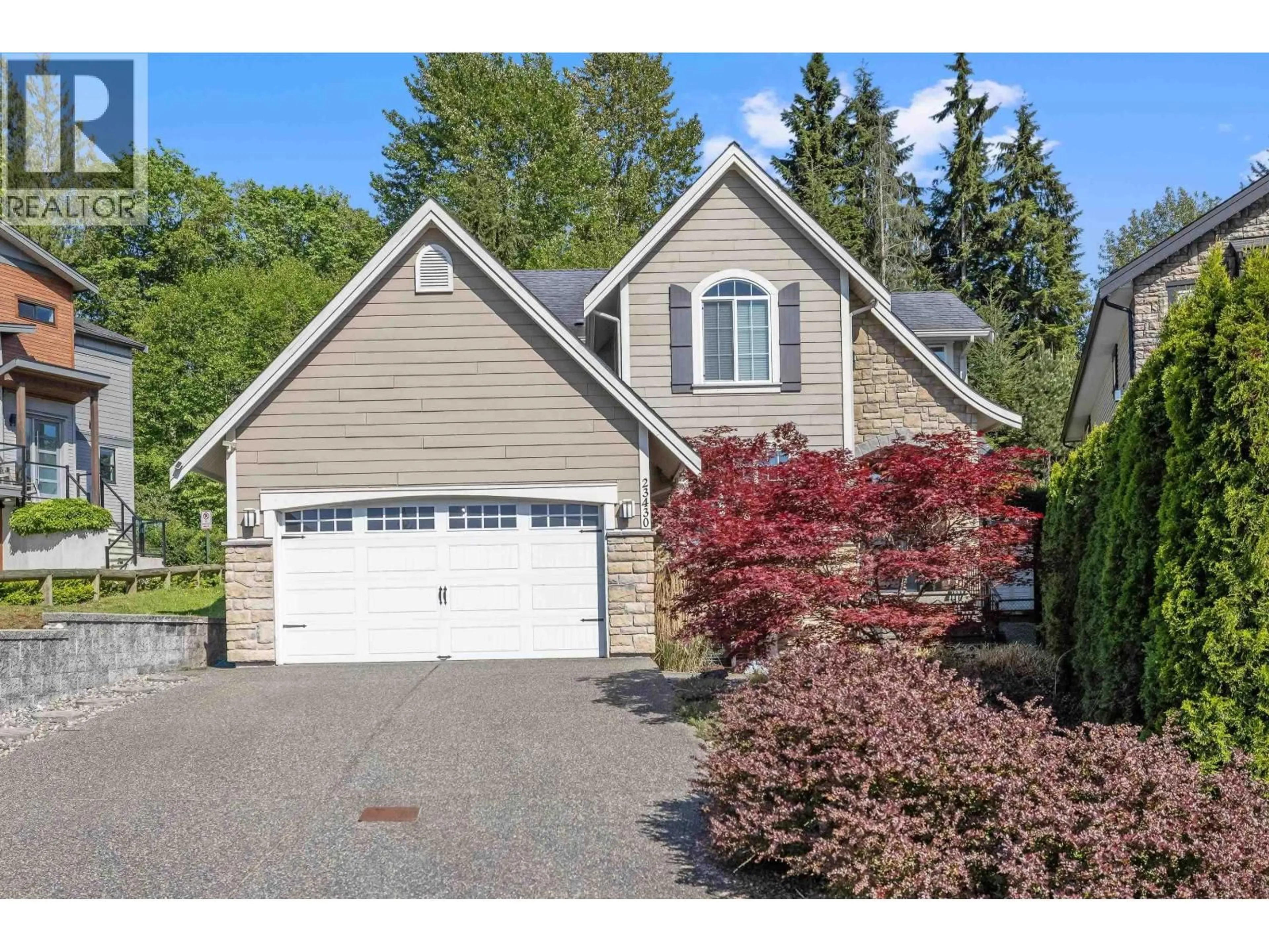 Home with vinyl exterior material, street for 23430 CROSS ROAD, Maple Ridge British Columbia V4R0C8