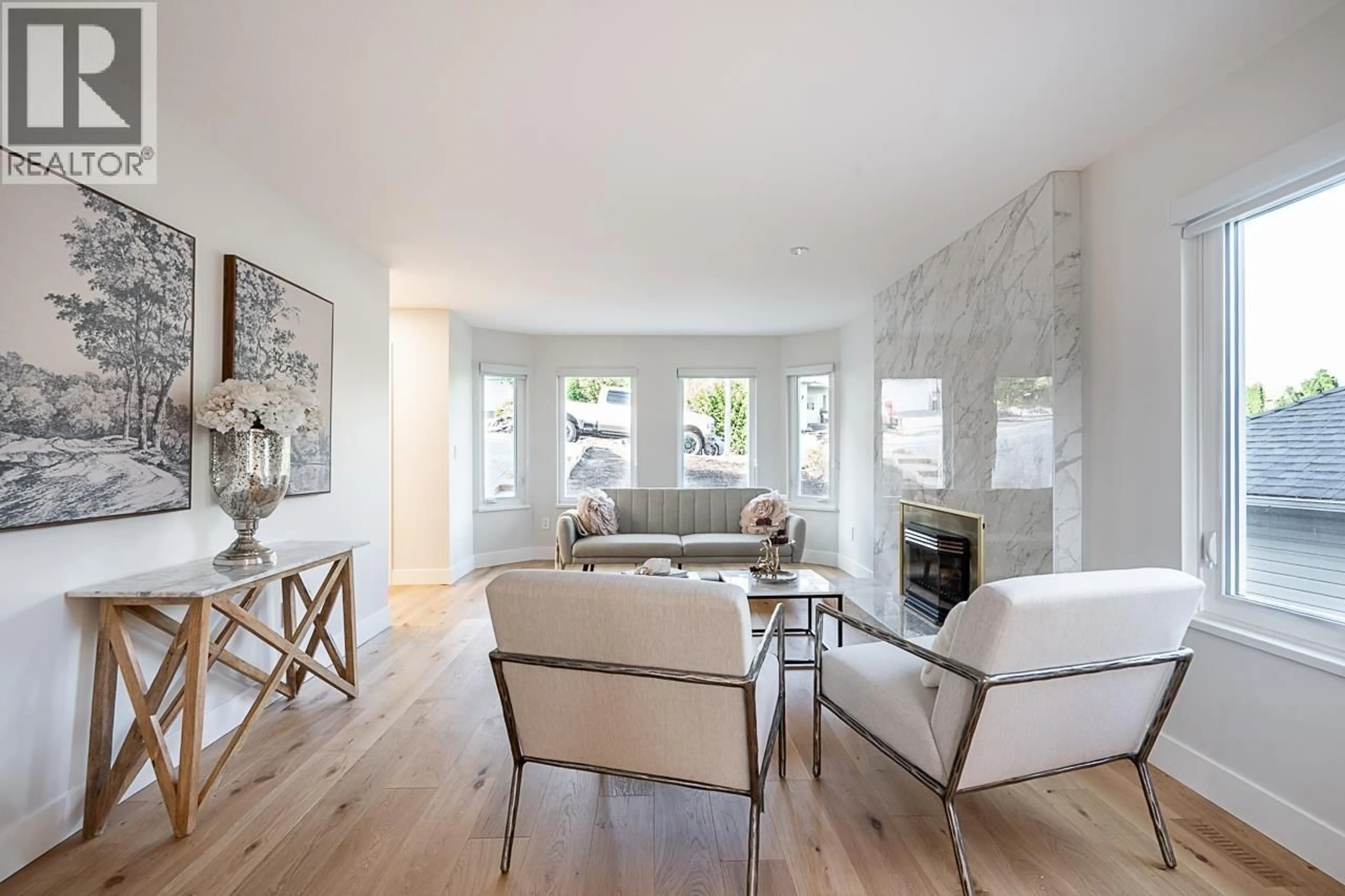Living room with furniture, wood/laminate floor for 2824 NASH DRIVE, Coquitlam British Columbia V3B6V5