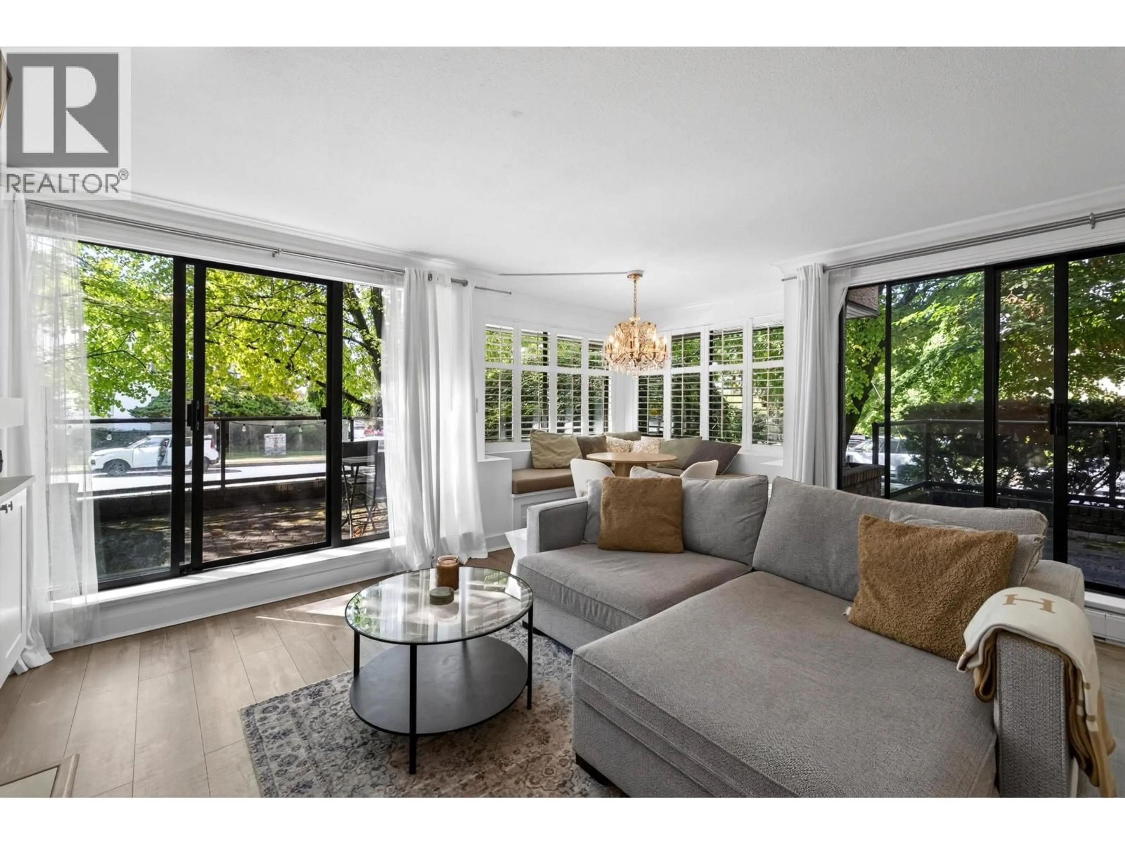 Living room with furniture, unknown for 101 - 1702 CHESTERFIELD AVENUE, North Vancouver British Columbia V7M2P1