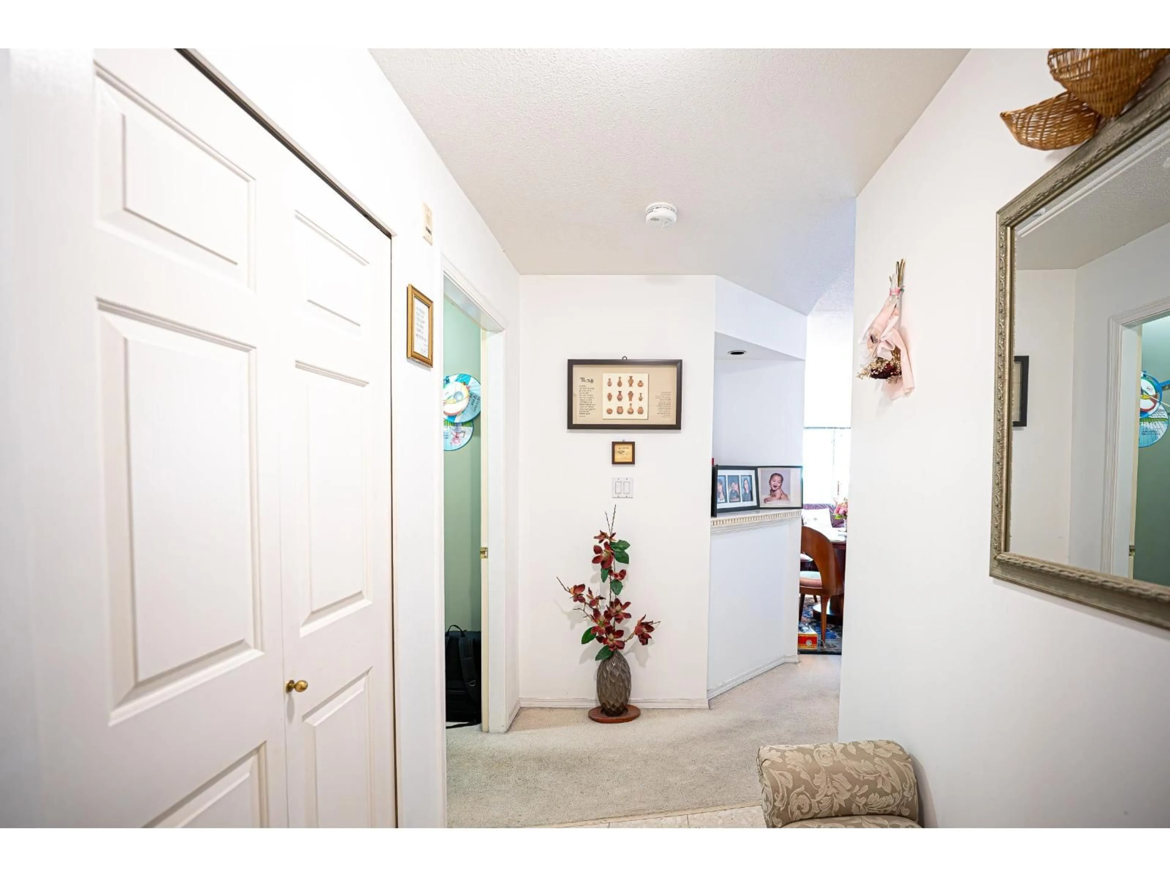 Indoor foyer for 212 - 16085 83 AVENUE, Surrey British Columbia V4N0N2