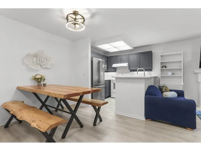 221 - 22015 48 AVENUE, Langley 4